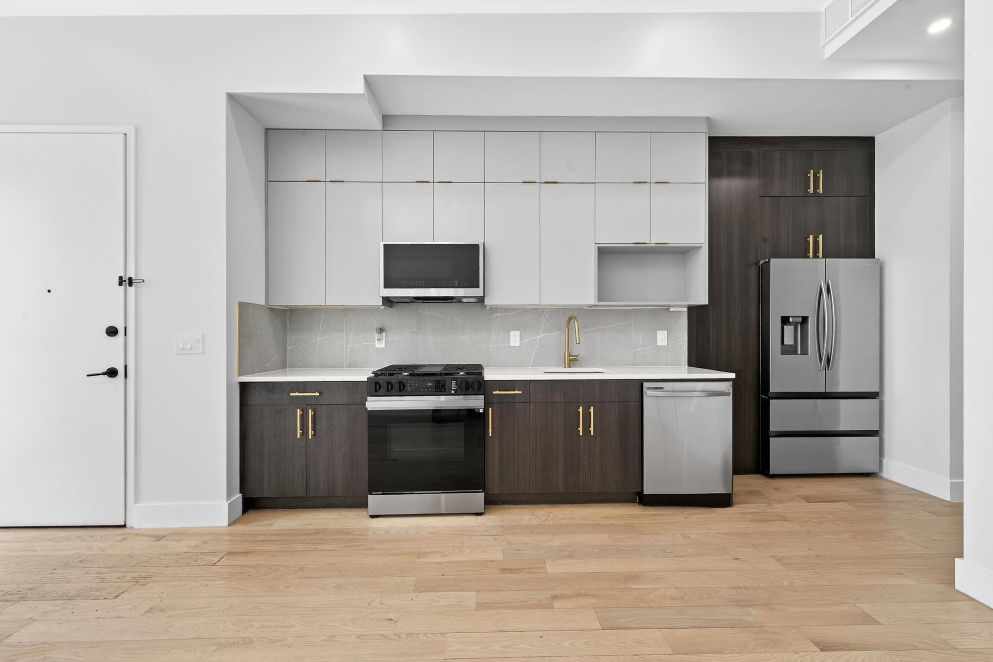 20 STORMS AVE Unit: 2