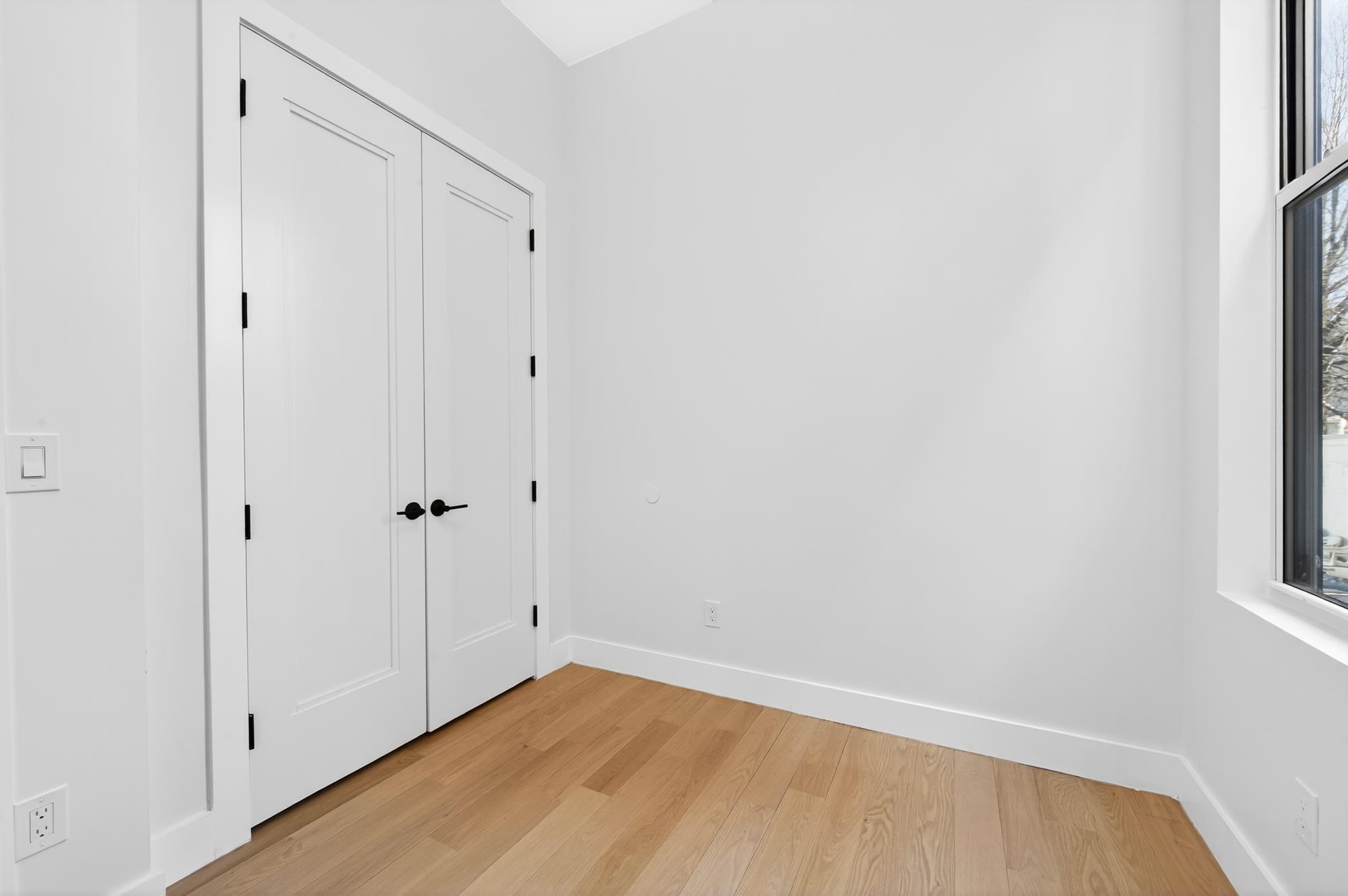 20 STORMS AVE Unit: 2