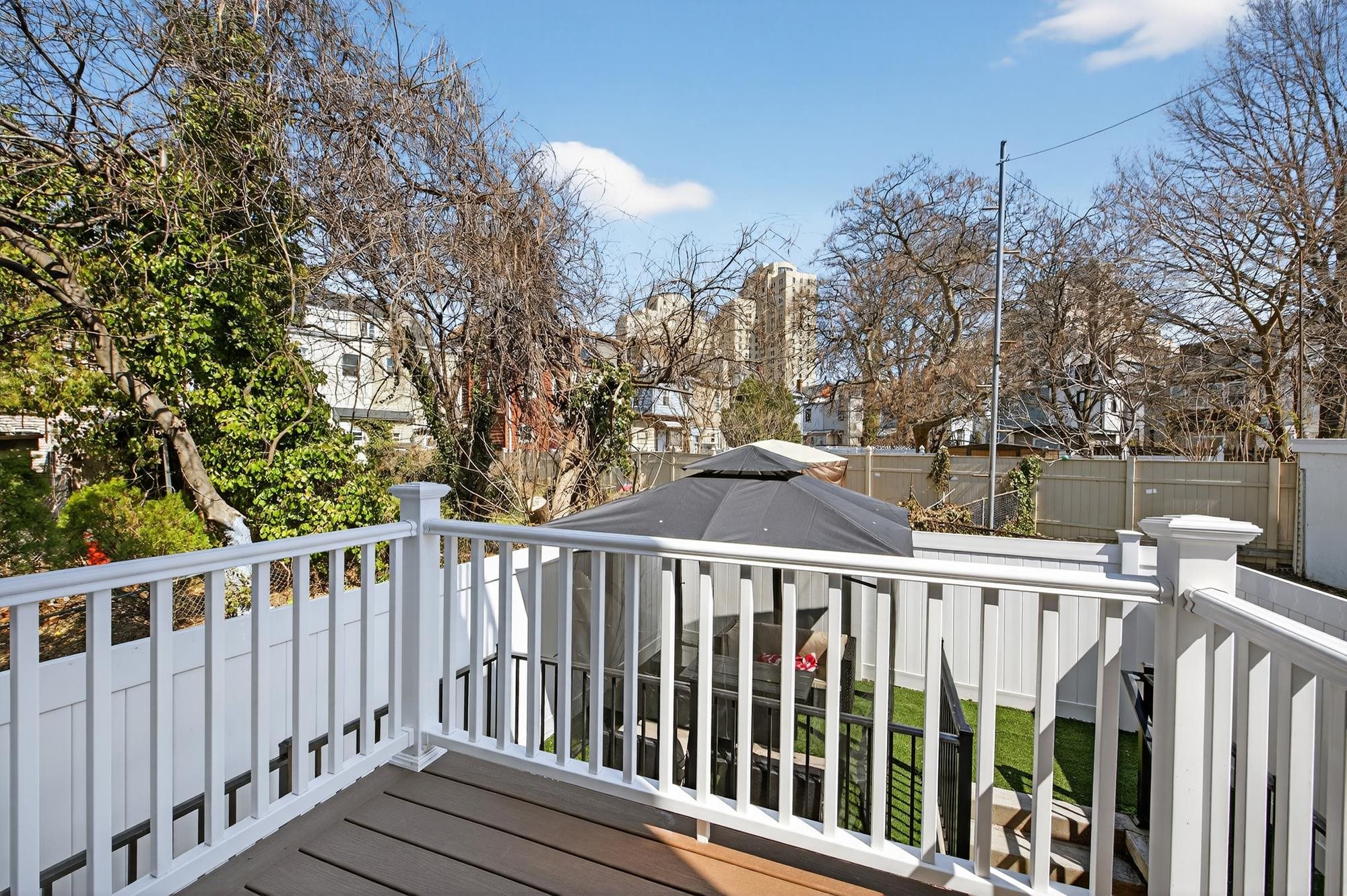 20 STORMS AVE Unit: 2