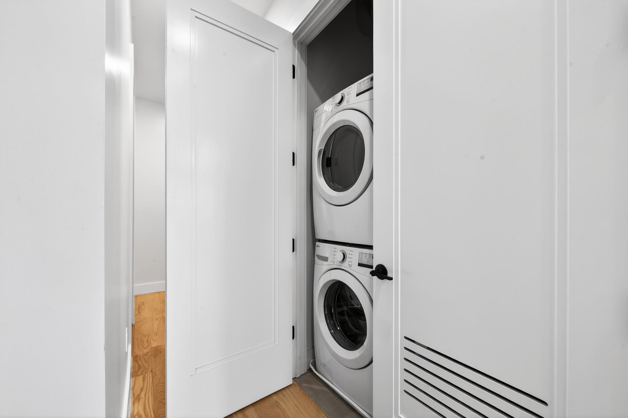 20 STORMS AVE Unit: 2