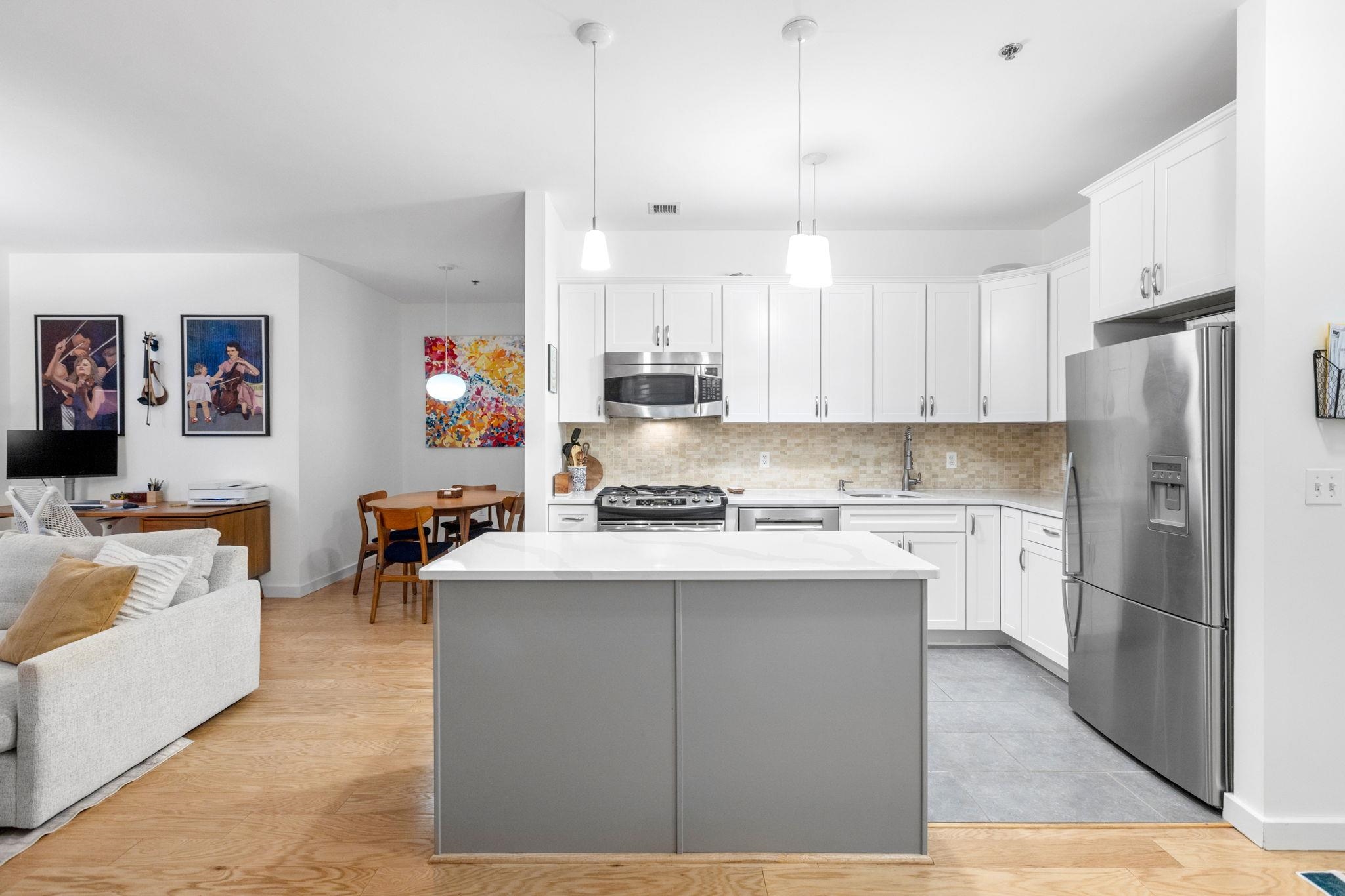 25 MCWILLIAMS PL Unit: 307