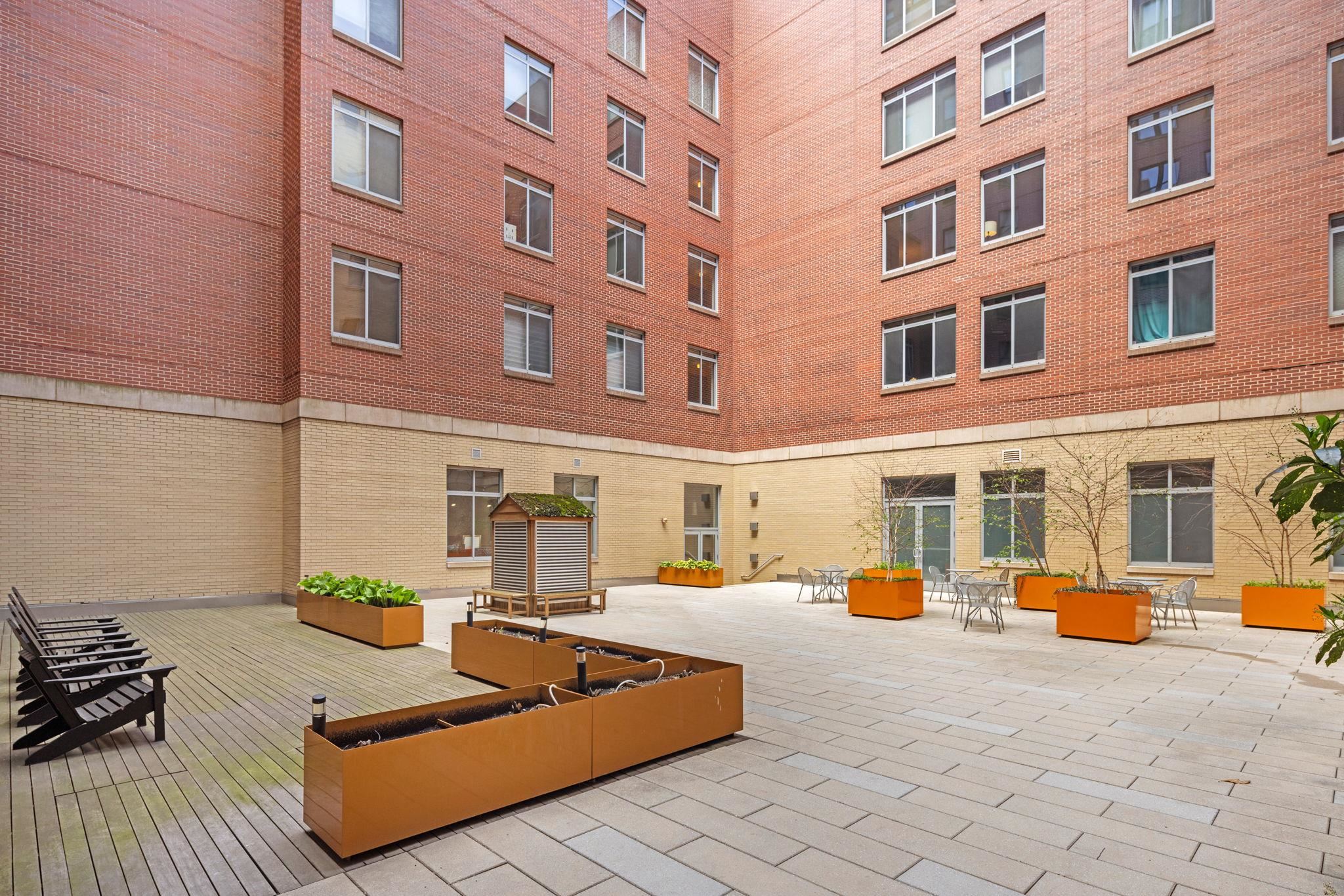 25 MCWILLIAMS PL Unit: 307