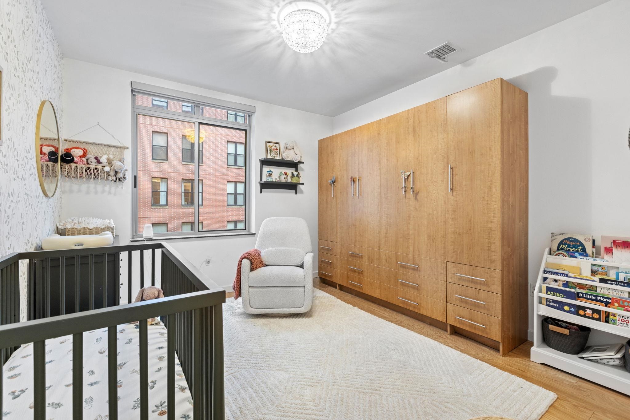 25 MCWILLIAMS PL Unit: 307