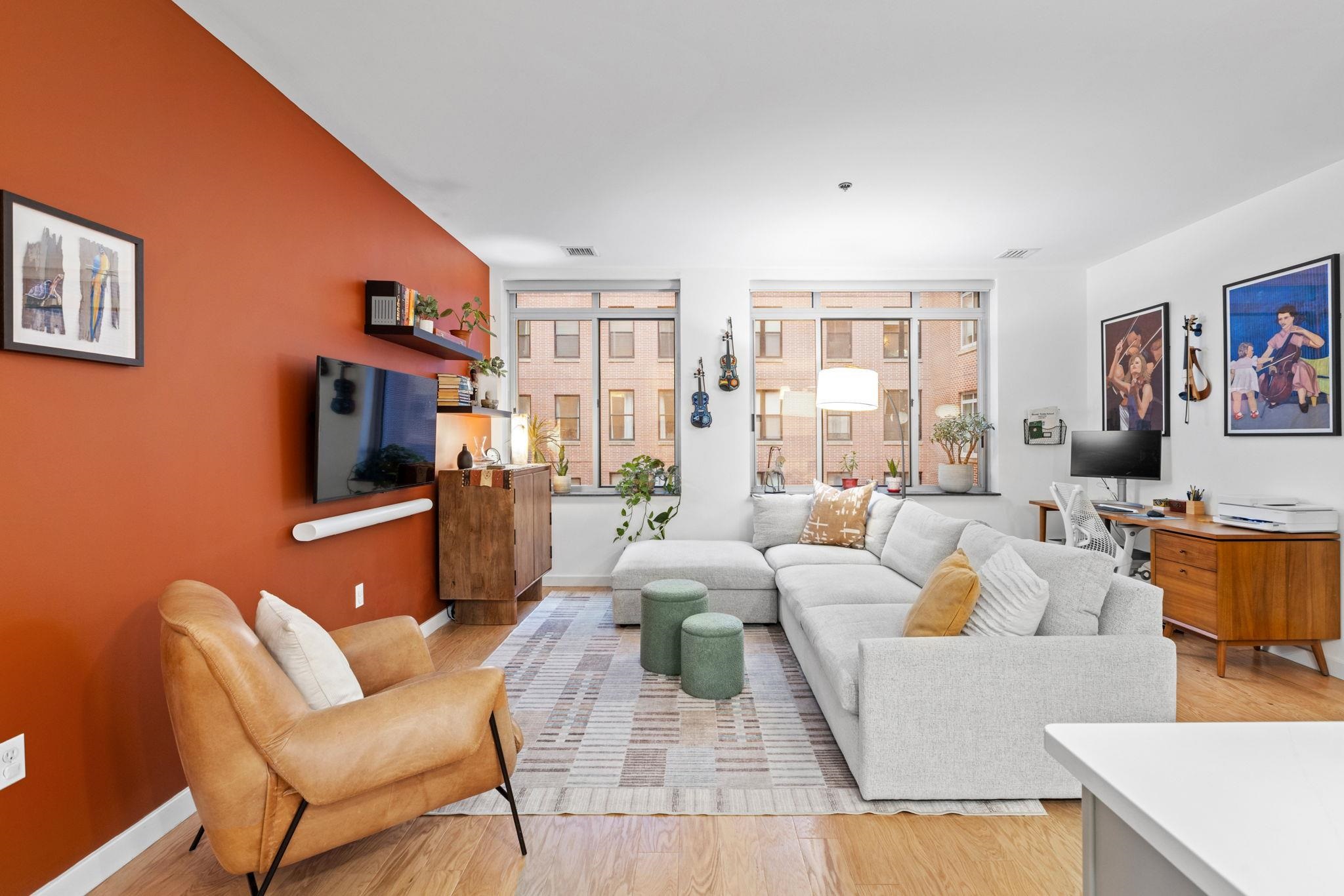 25 MCWILLIAMS PL Unit: 307