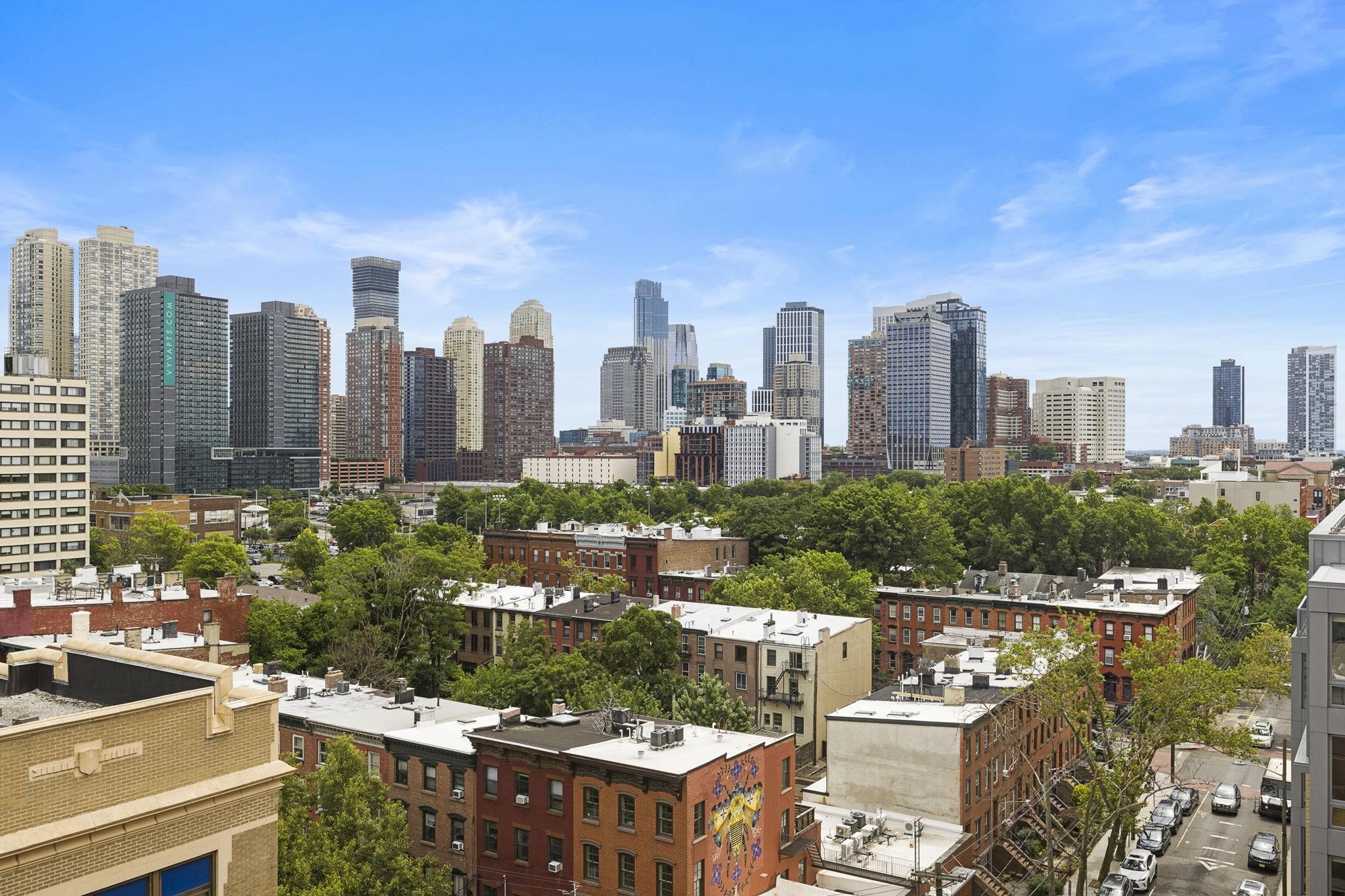 25 MCWILLIAMS PL Unit: 307