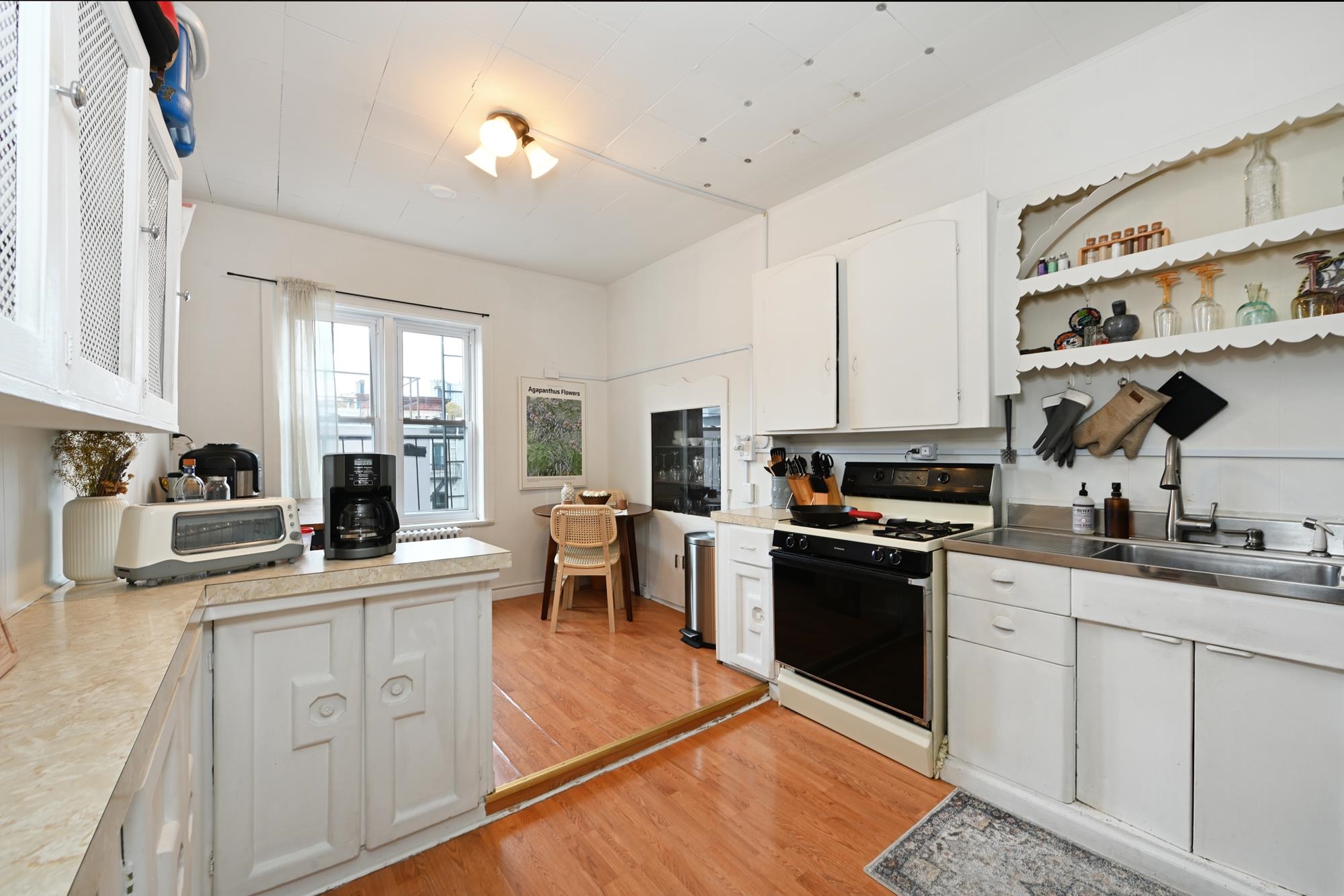 902 PARK AVE Unit: 4