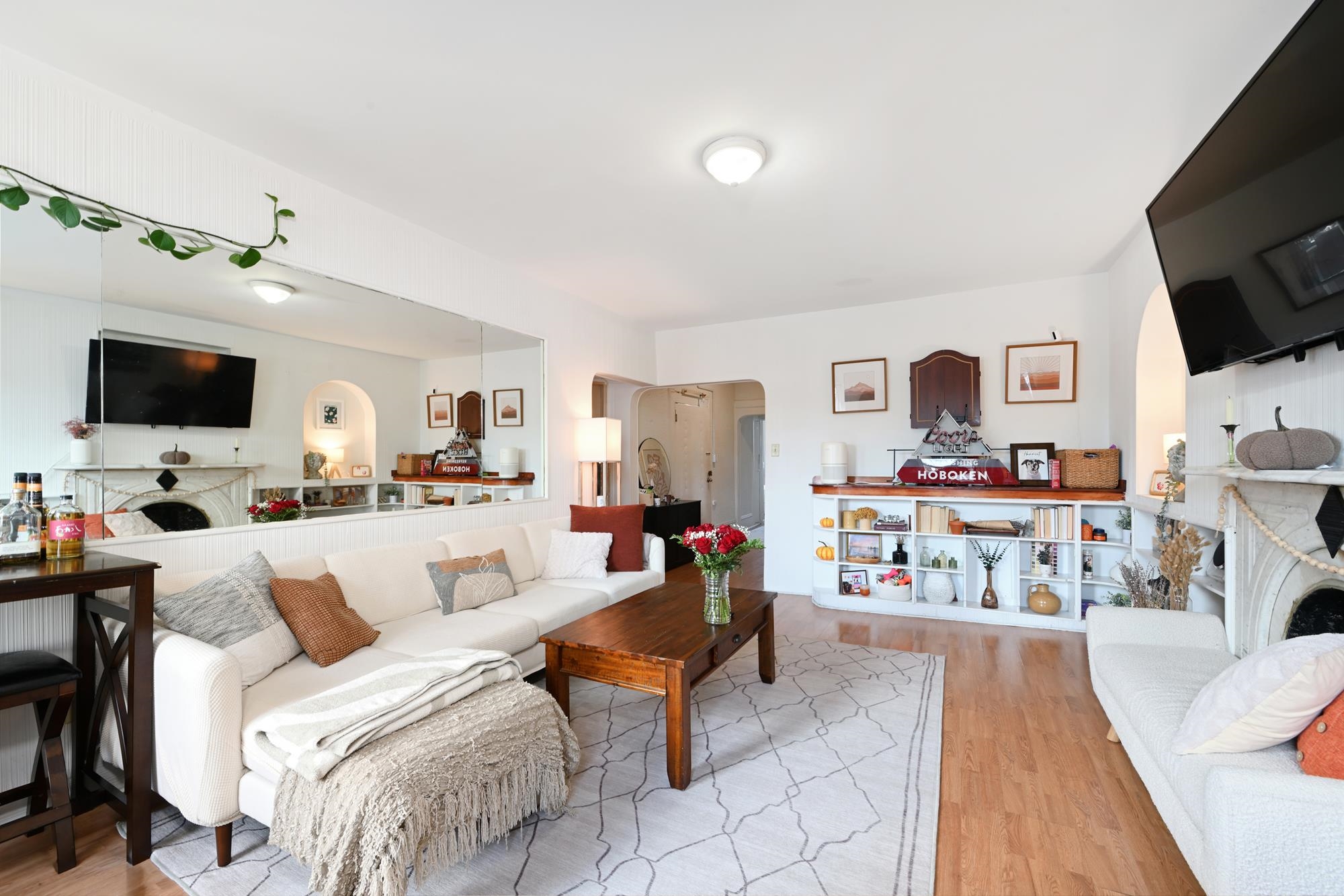 902 PARK AVE Unit: 4