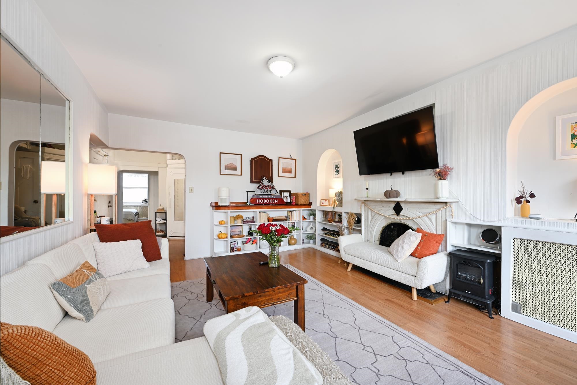 902 PARK AVE Unit: 4