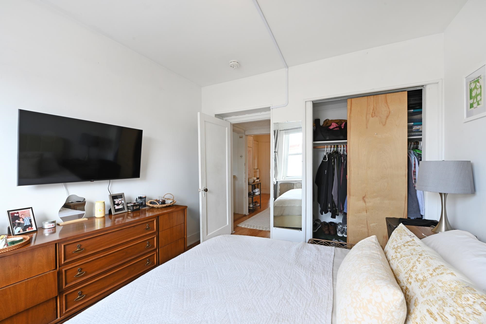 902 PARK AVE Unit: 4