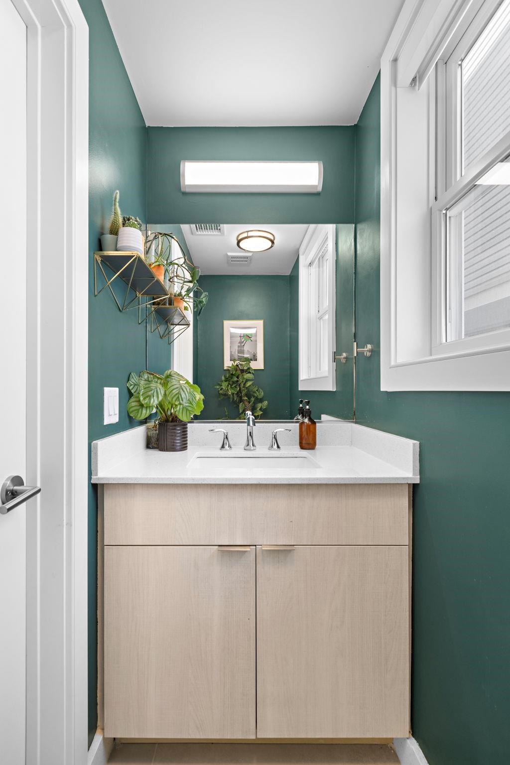 95 THORNE ST Unit: 1