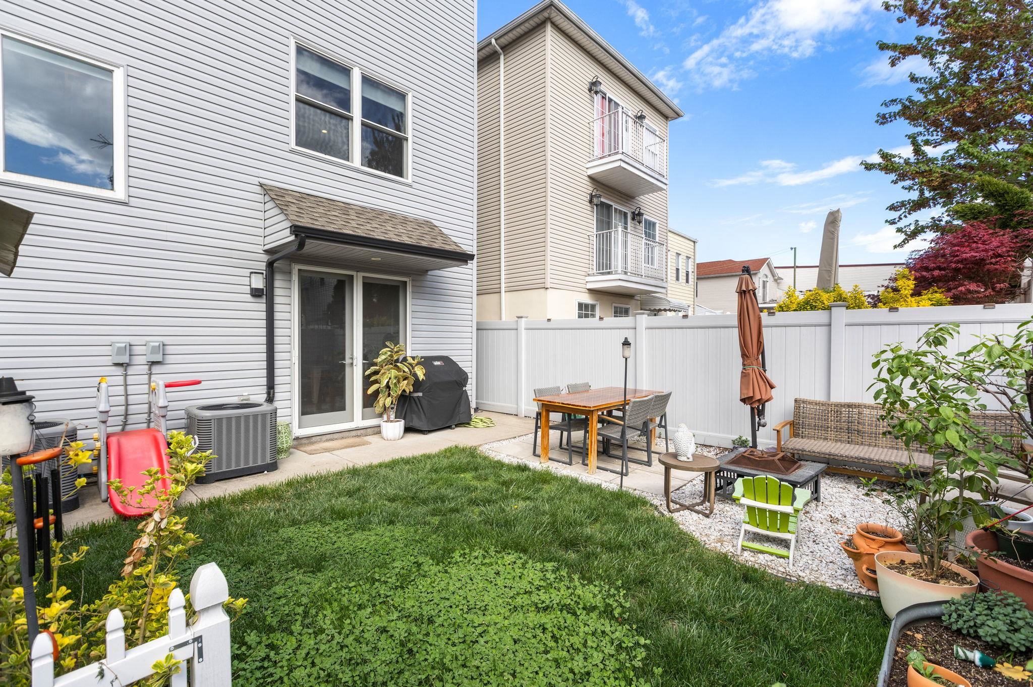 95 THORNE ST Unit: 1