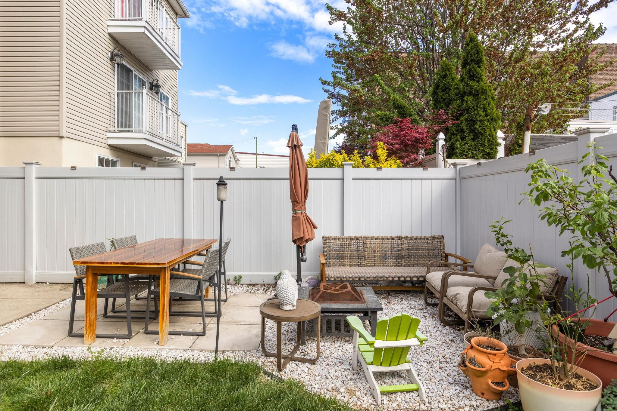 95 THORNE ST Unit: 1