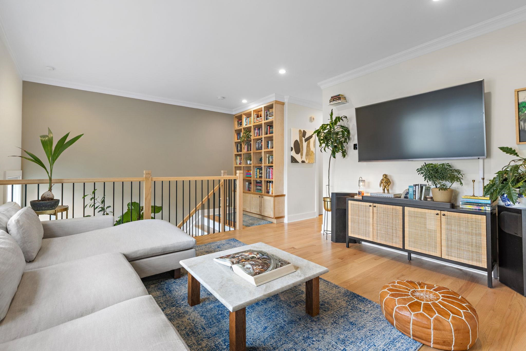 95 THORNE ST Unit: 1