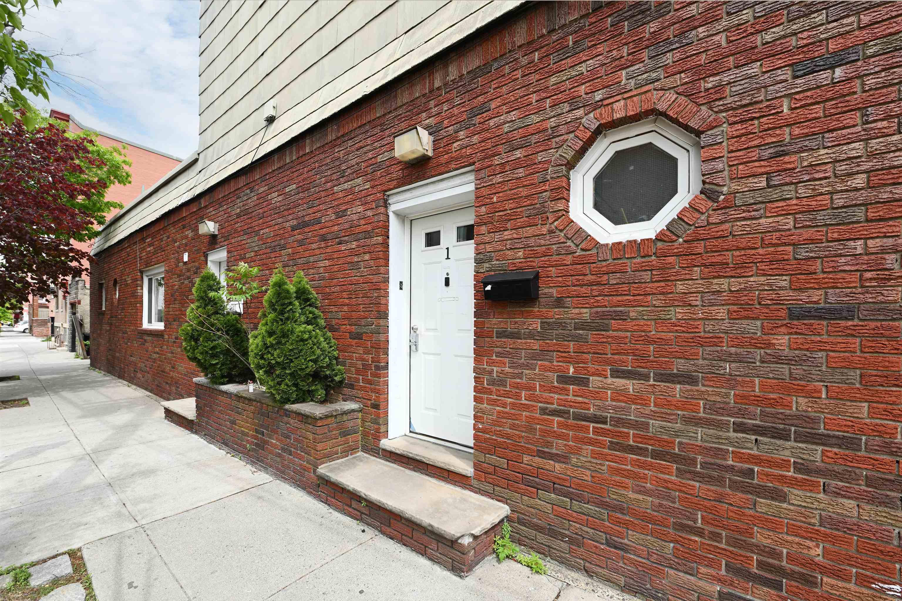 1001 NEW YORK AVE Unit: 1