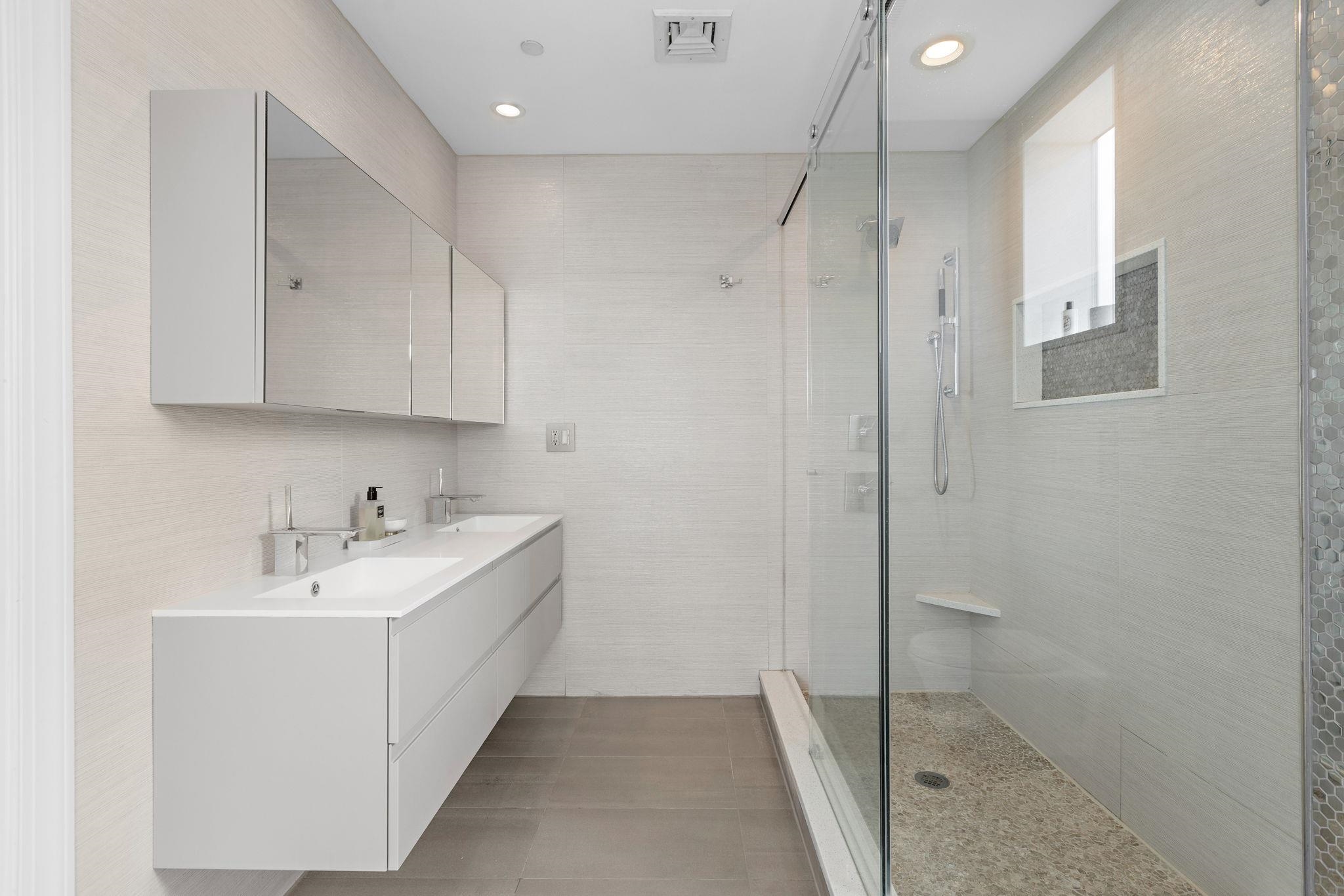 305 MANHATTAN AVE Unit: 3