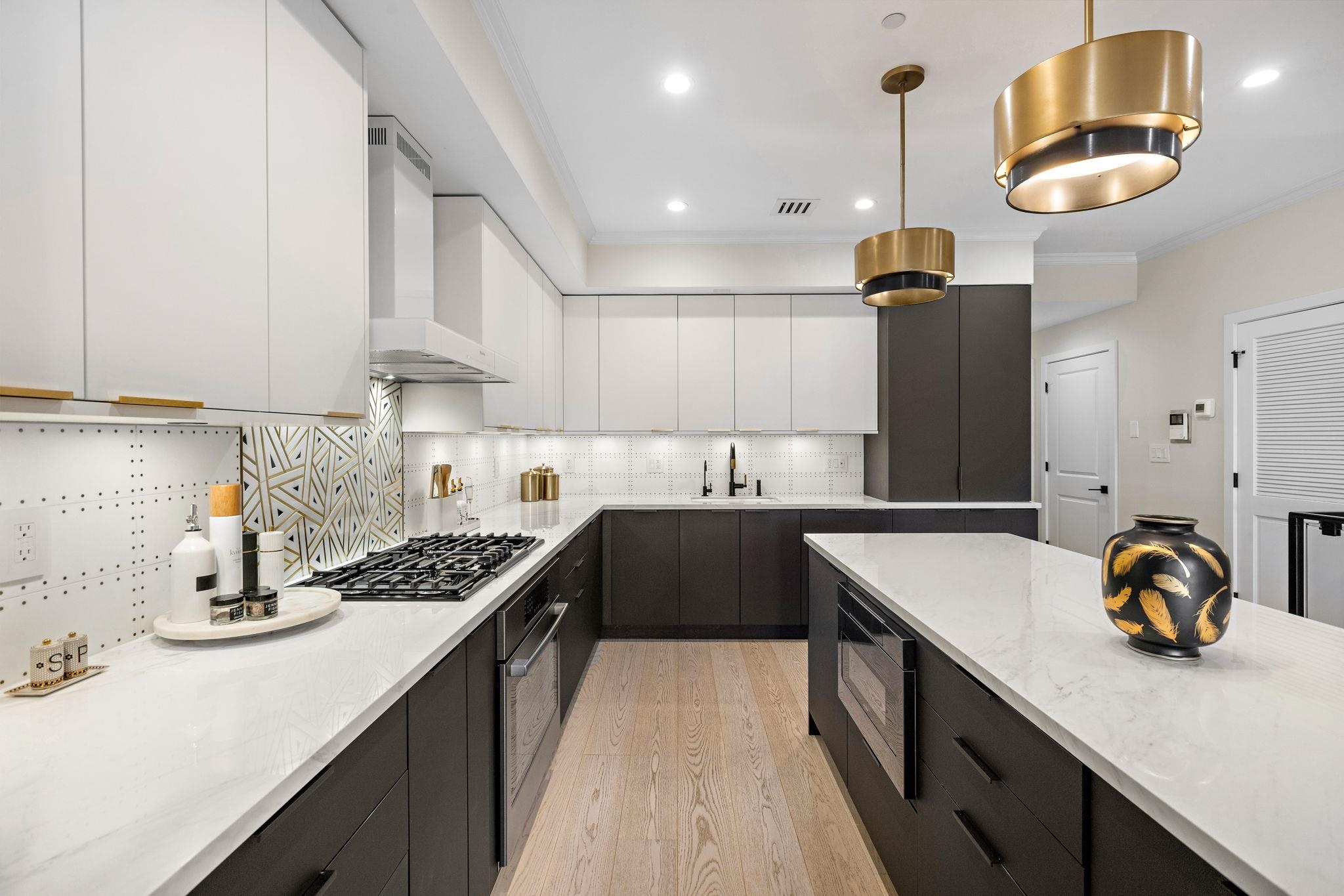 305 MANHATTAN AVE Unit: 3