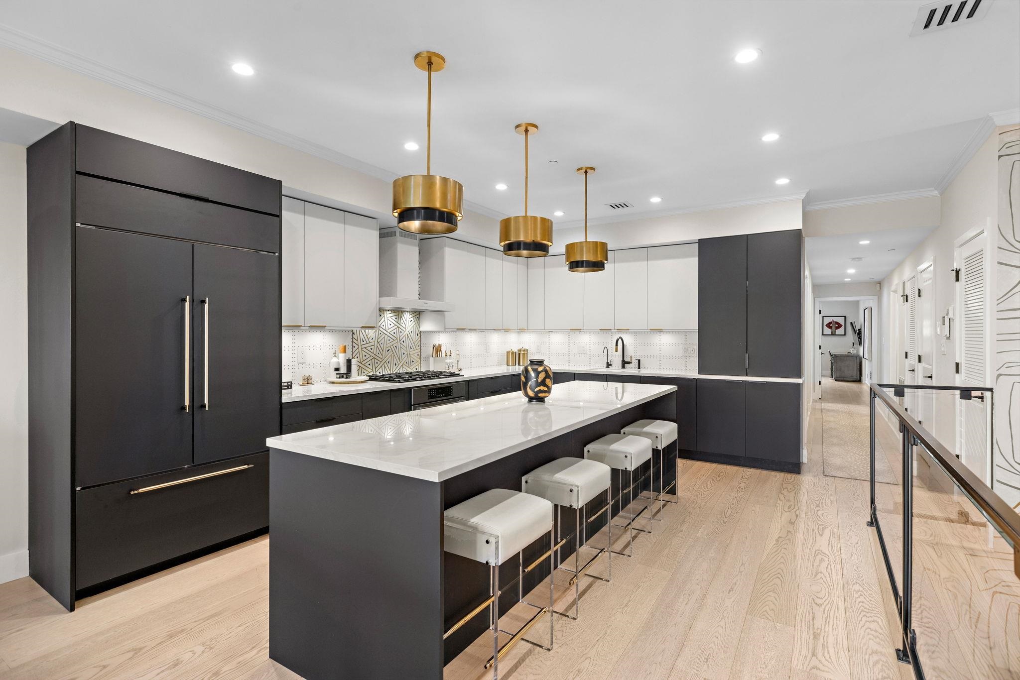 305 MANHATTAN AVE Unit: 3