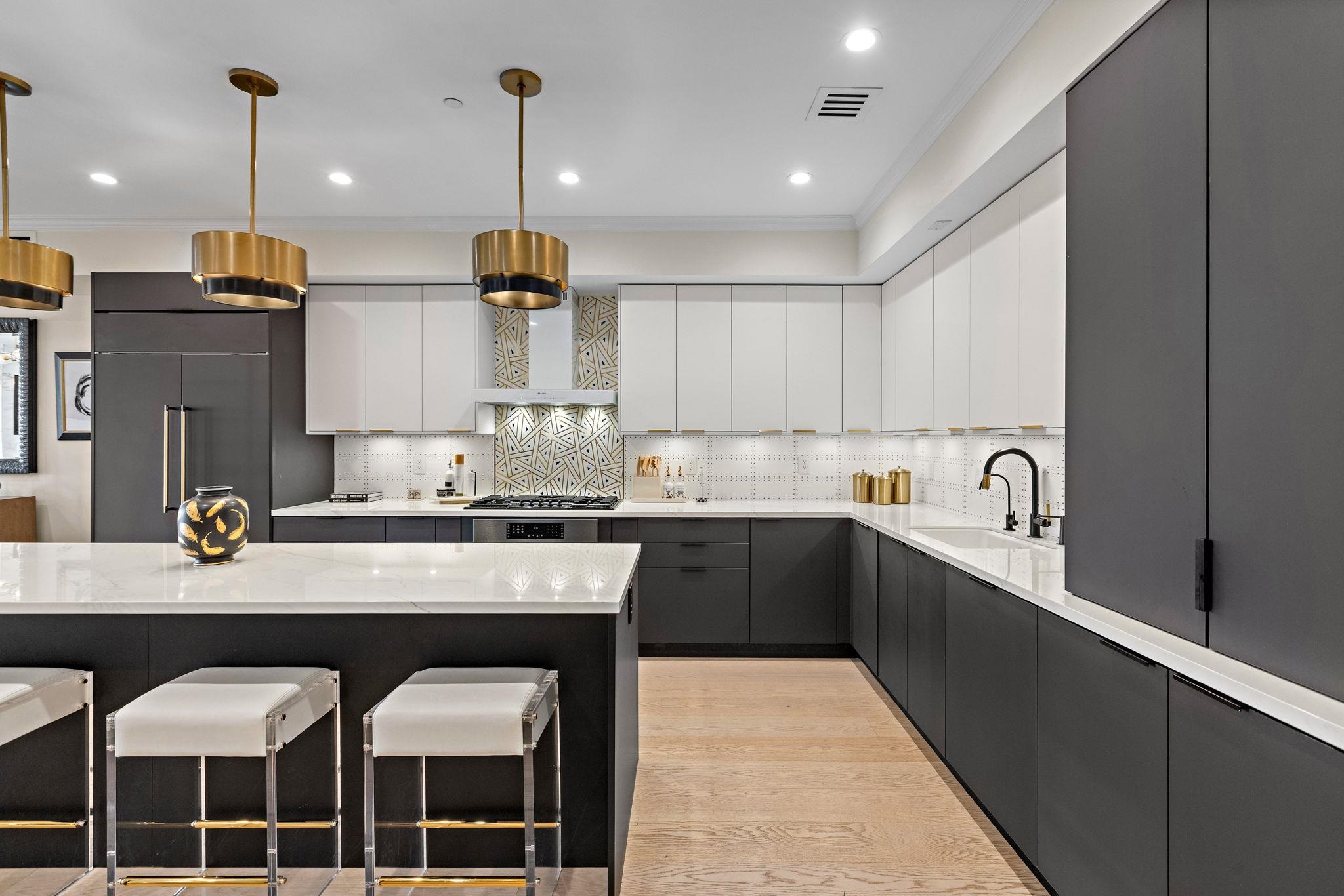 305 MANHATTAN AVE Unit: 3