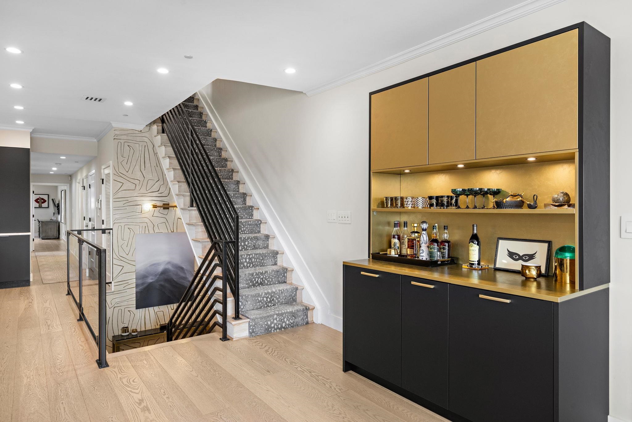 305 MANHATTAN AVE Unit: 3