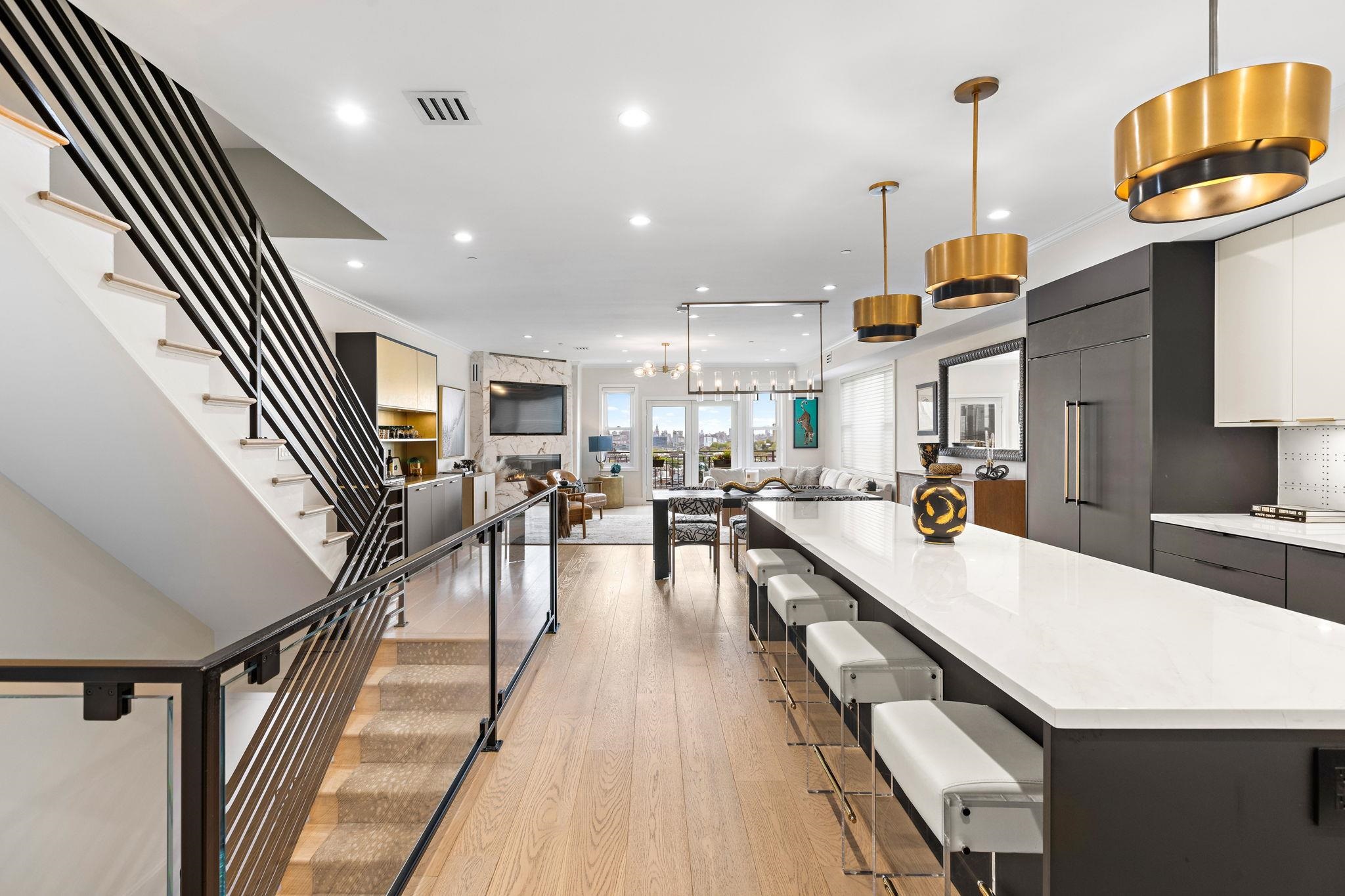 305 MANHATTAN AVE Unit: 3