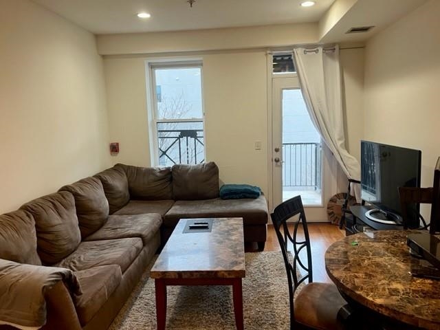 525 ADAMS ST Unit: 5L