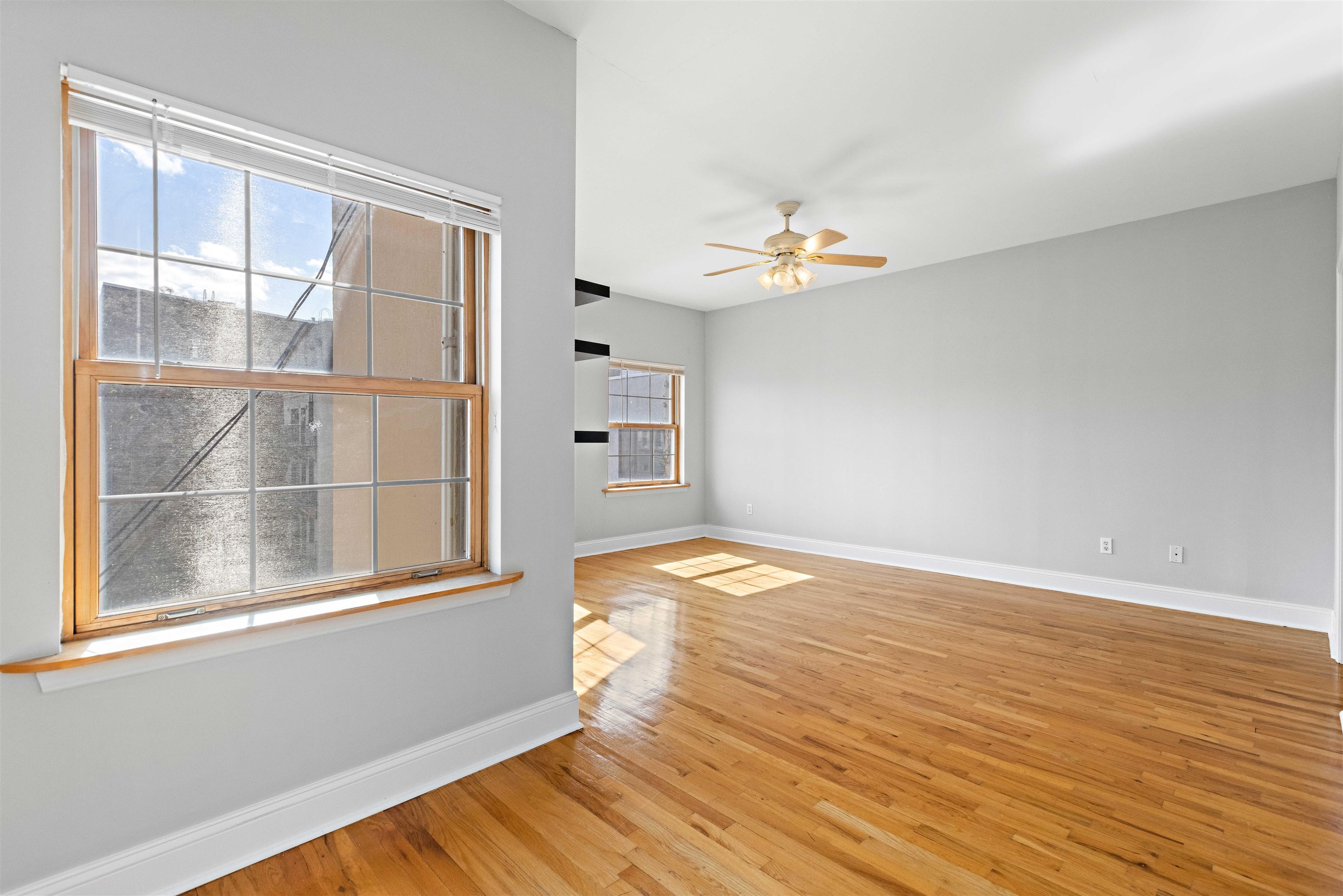 211-213 3RD ST Unit: 2