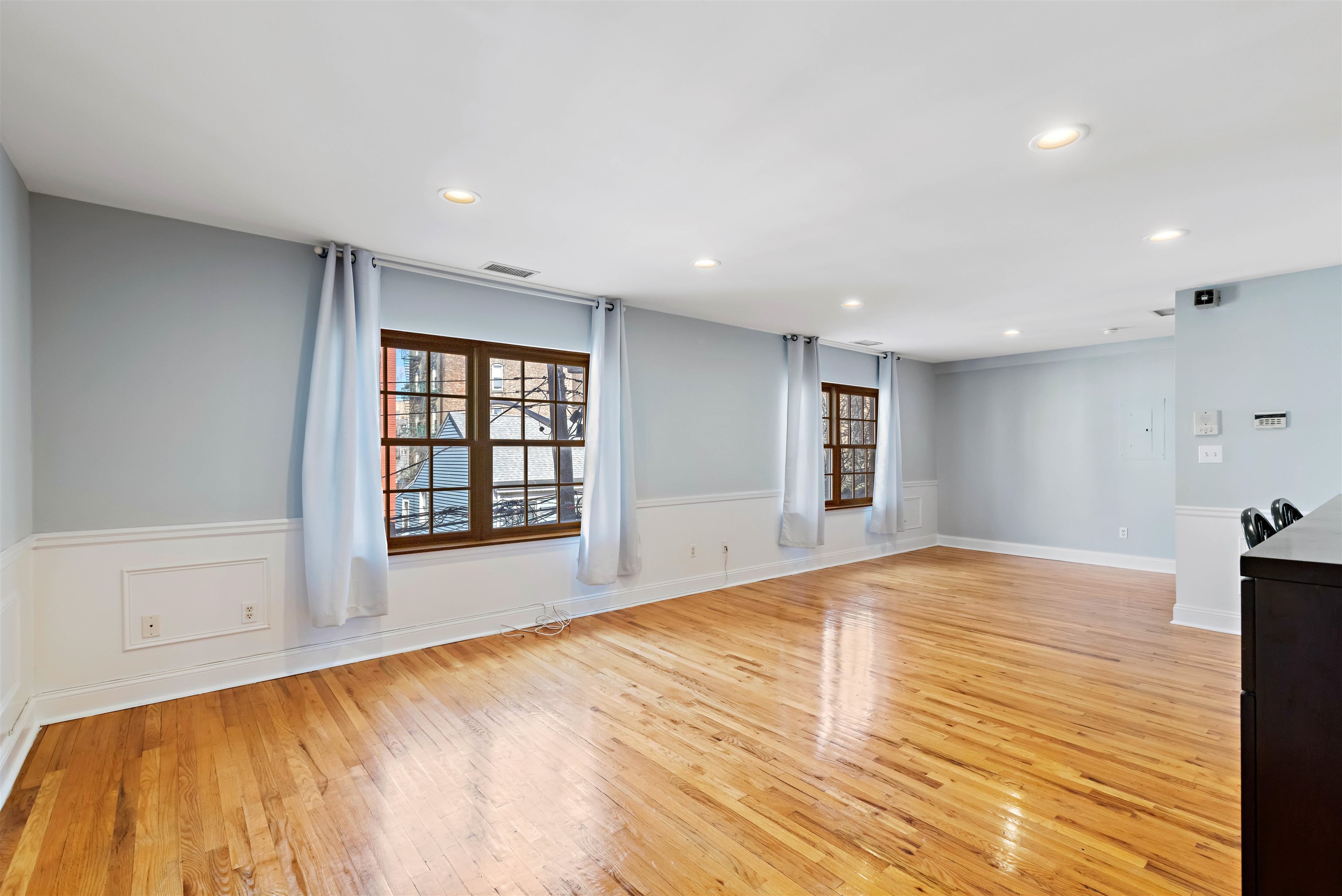 211-213 3RD ST Unit: 2