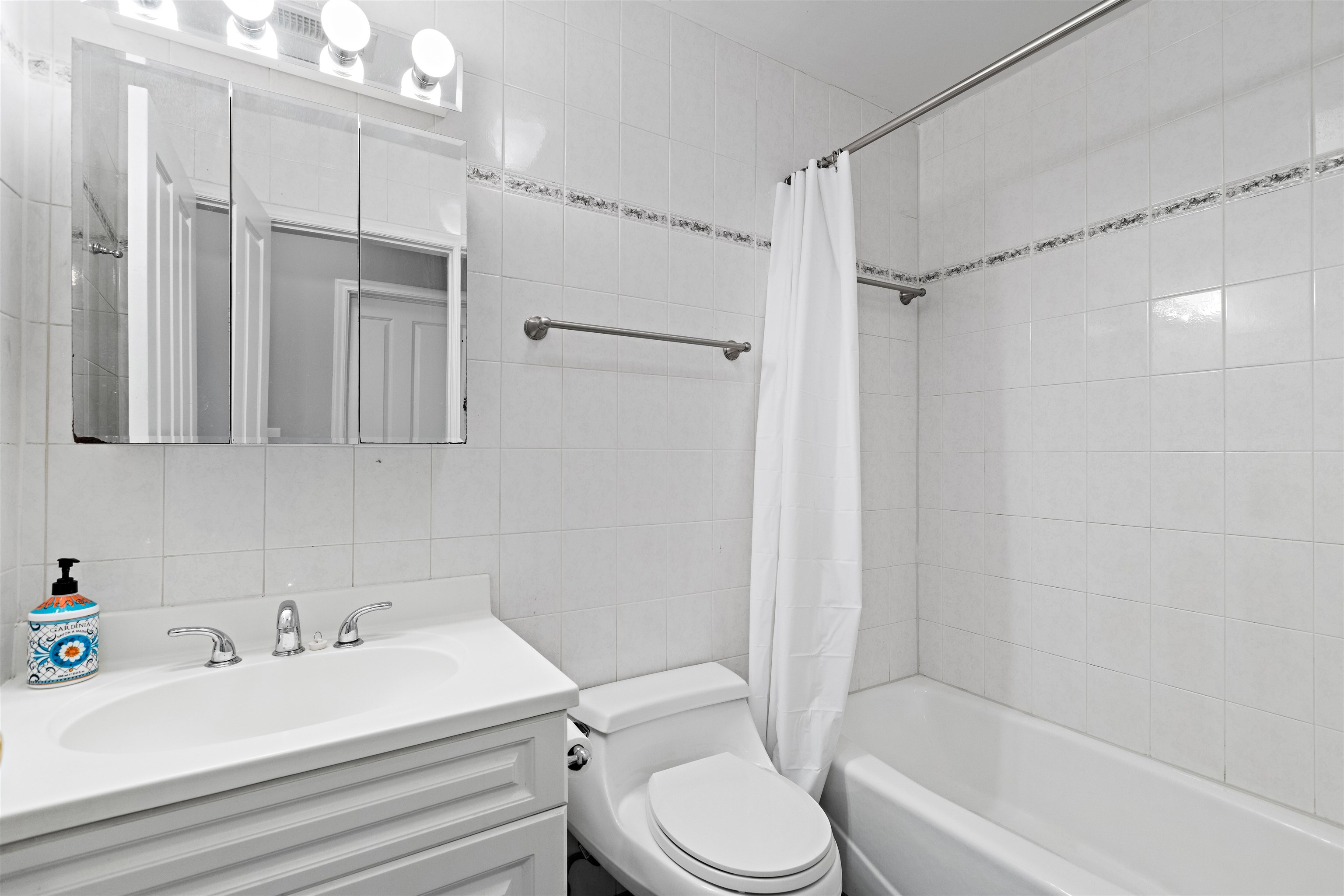 211-213 3RD ST Unit: 2