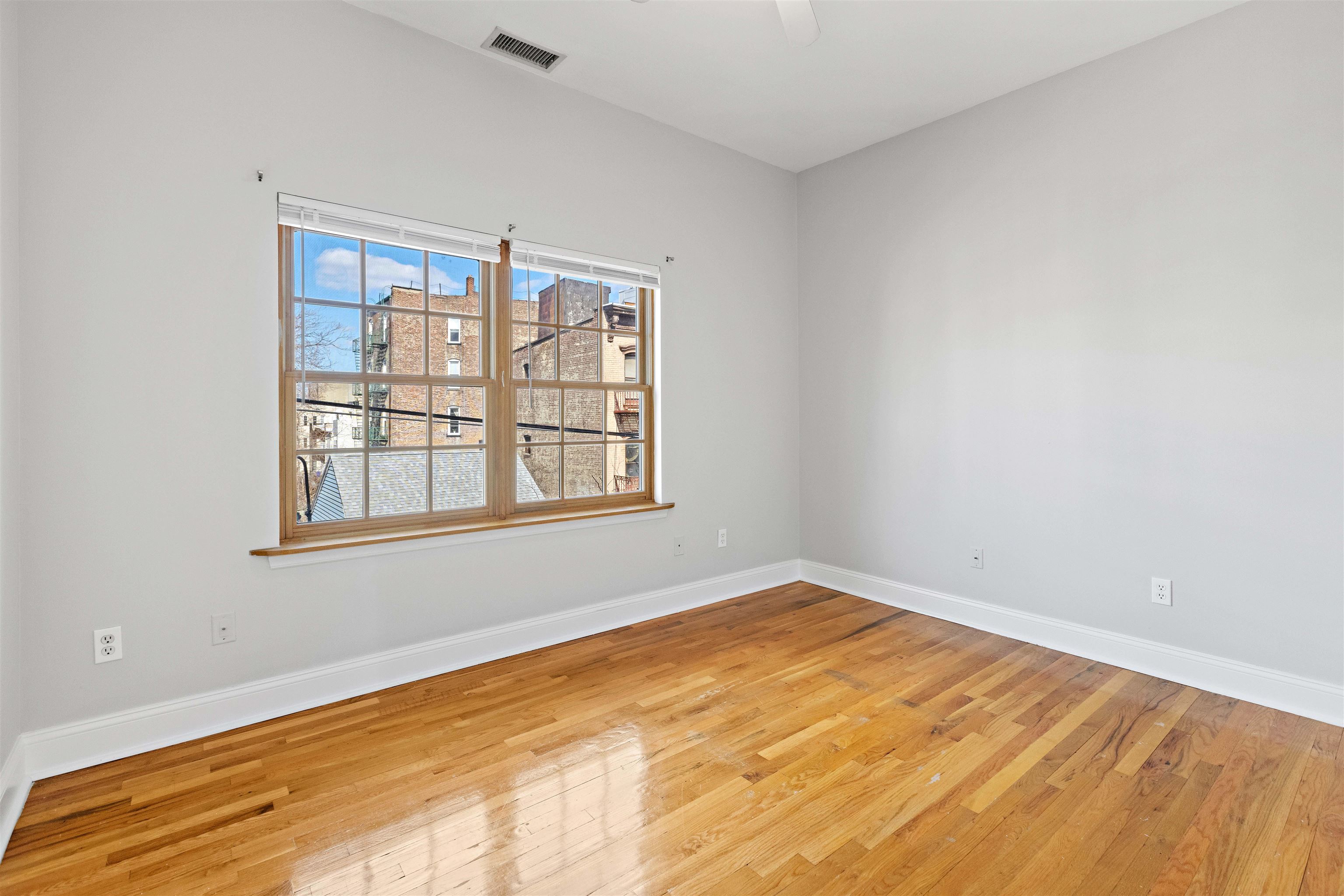 211-213 3RD ST Unit: 2