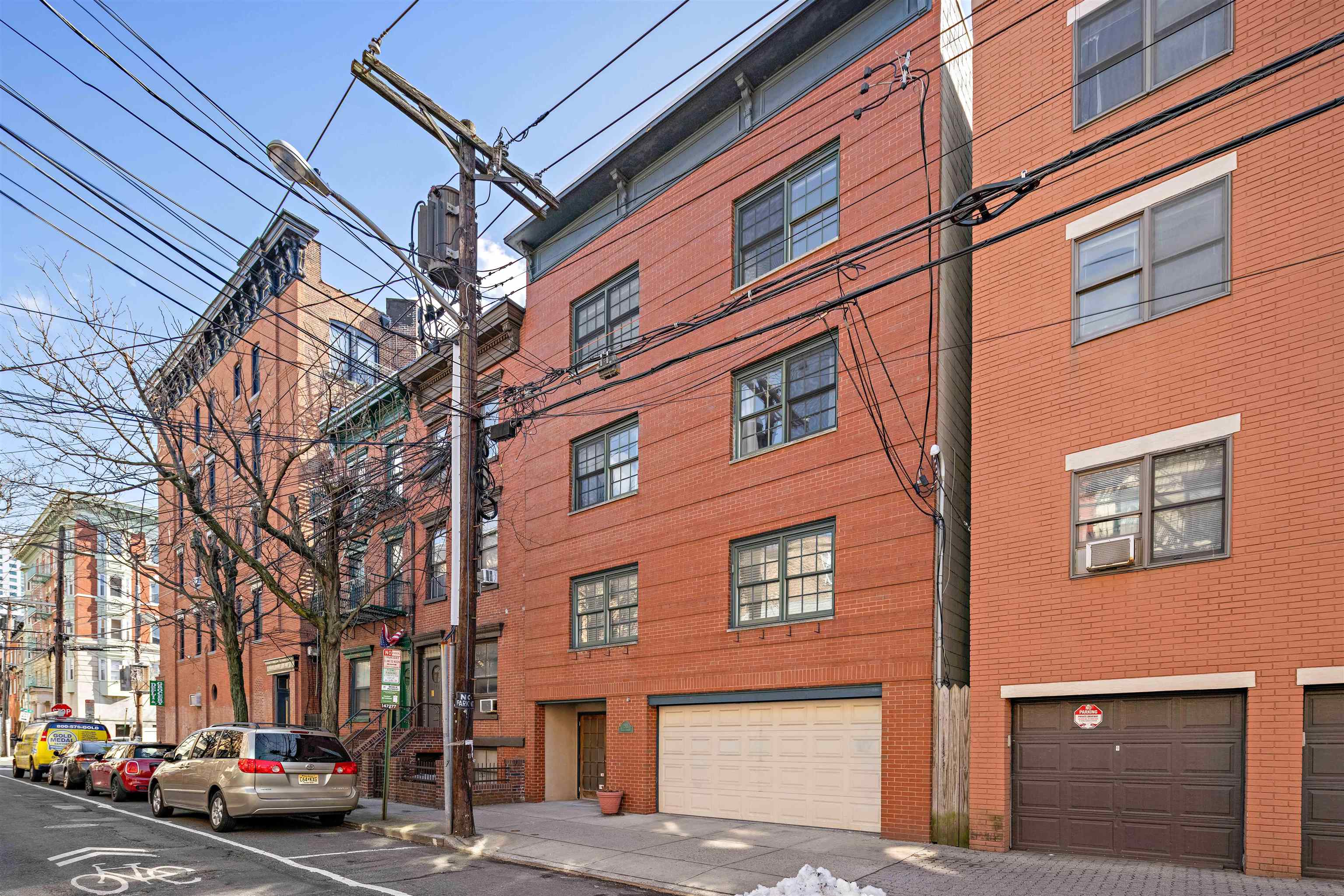 211-213 3RD ST Unit: 2