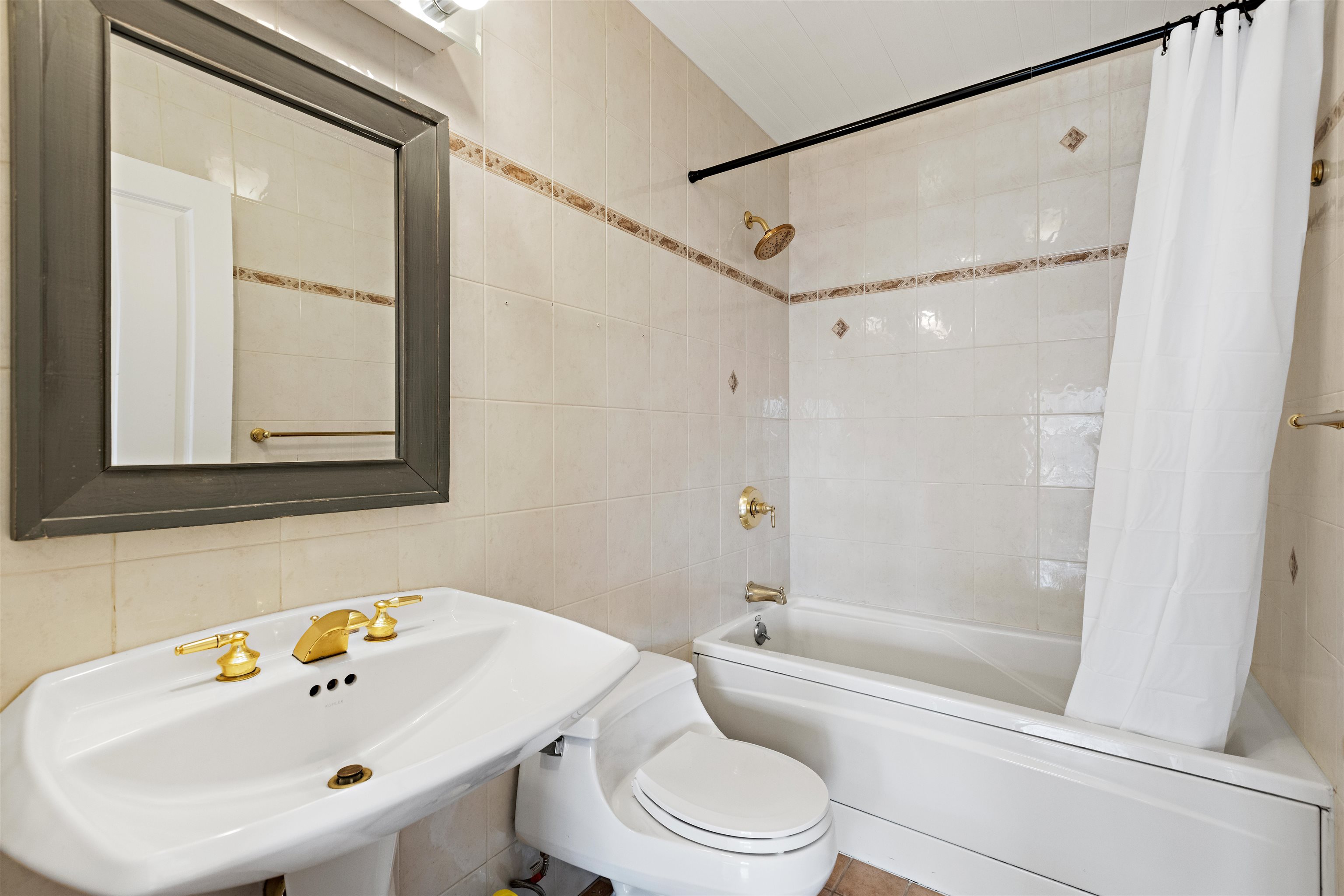 211-213 3RD ST Unit: 2