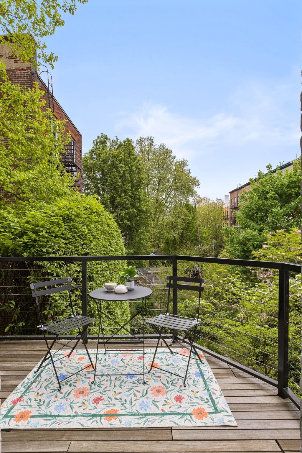 157 10TH ST
