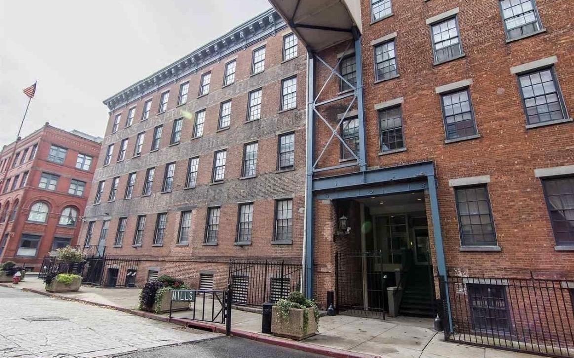 187 WAYNE ST Unit: 410C