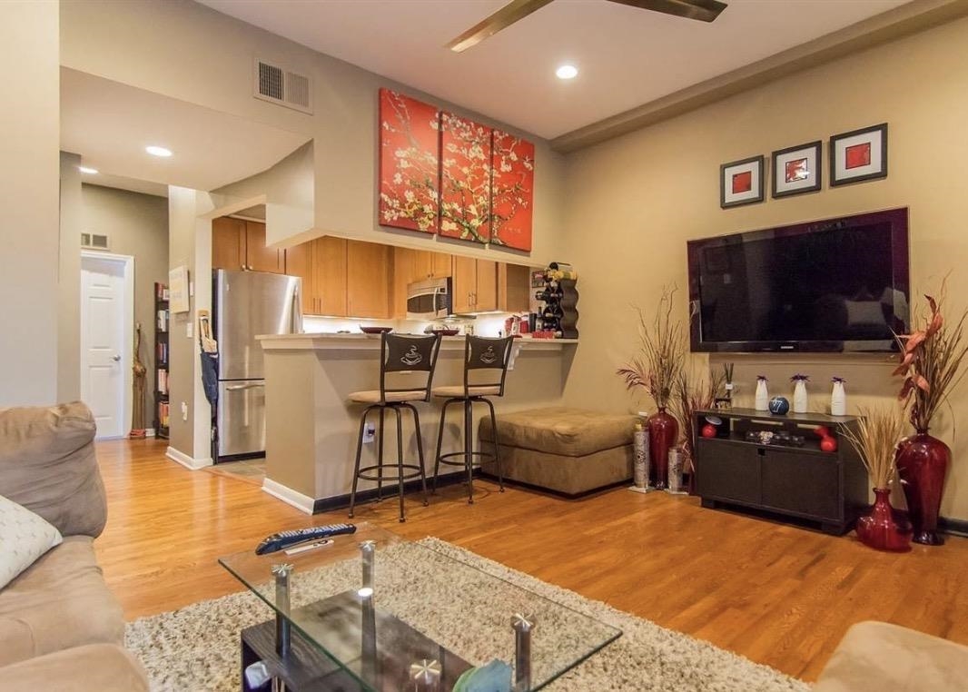 187 WAYNE ST Unit: 410C