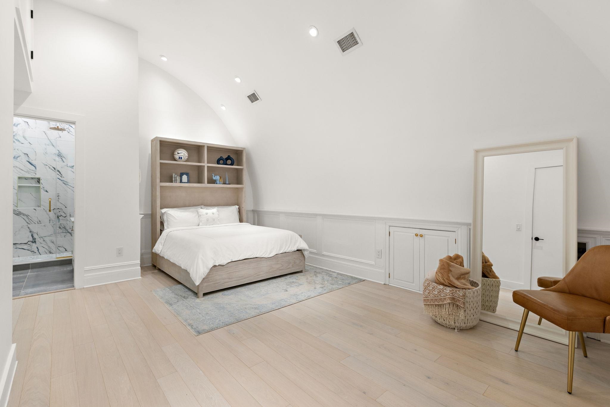 1101 BLOOMFIELD ST Unit: B