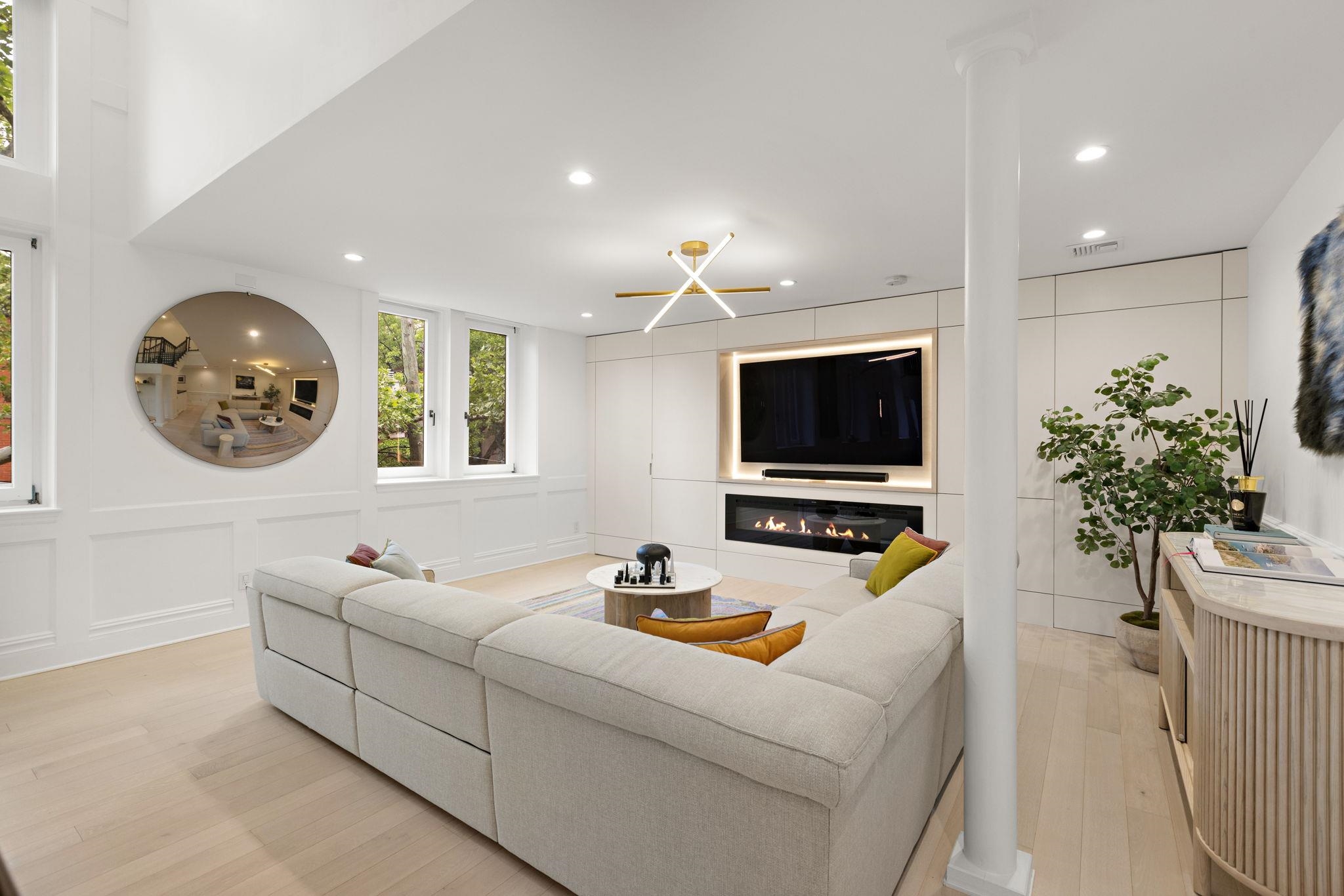 1101 BLOOMFIELD ST Unit: B