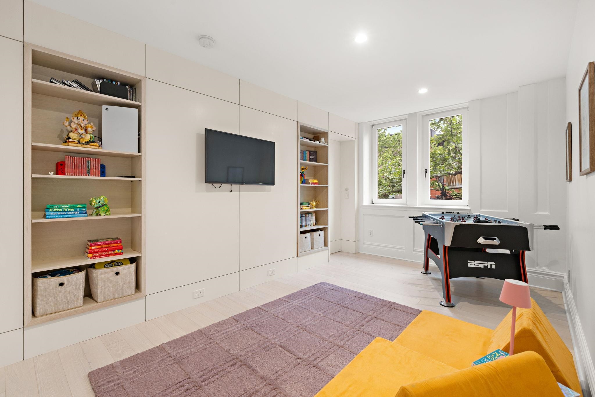 1101 BLOOMFIELD ST Unit: B