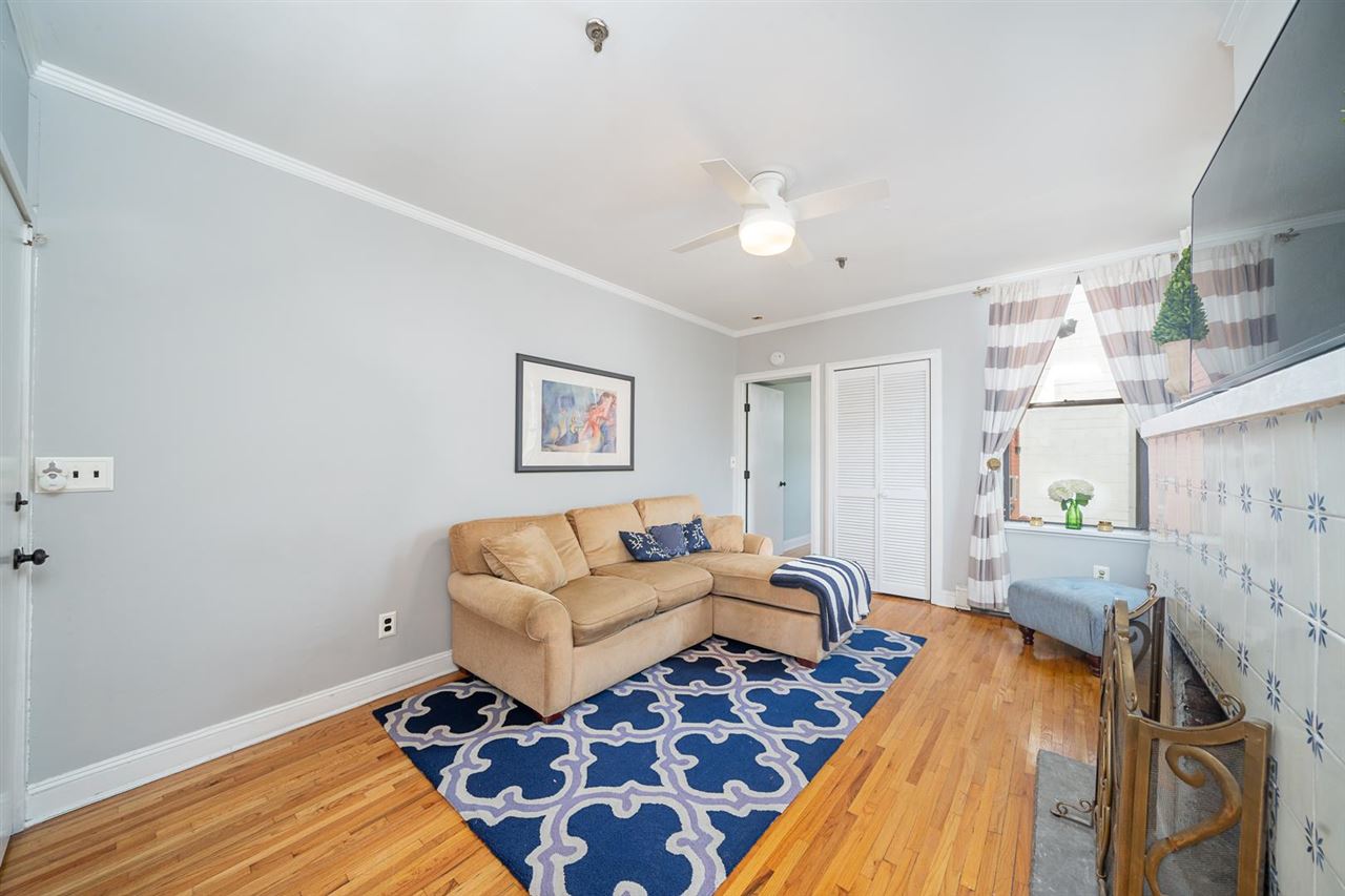132 MADISON ST Unit: 2R