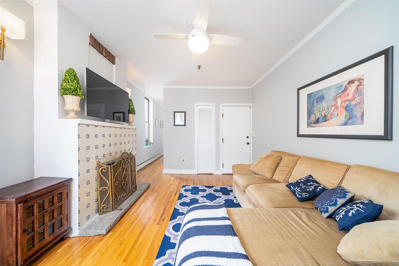 132 MADISON ST Unit: 2R