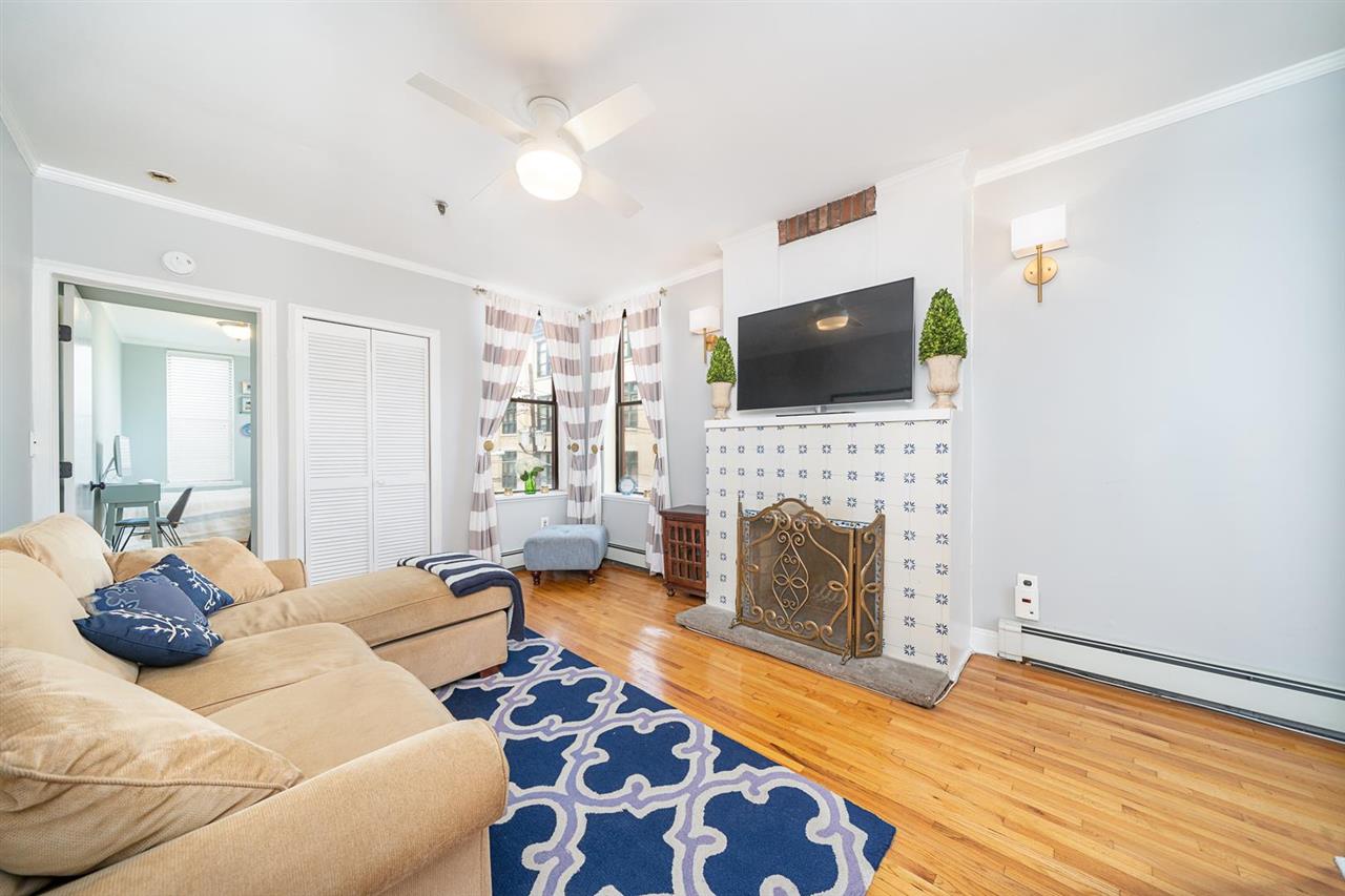 132 MADISON ST Unit: 2R