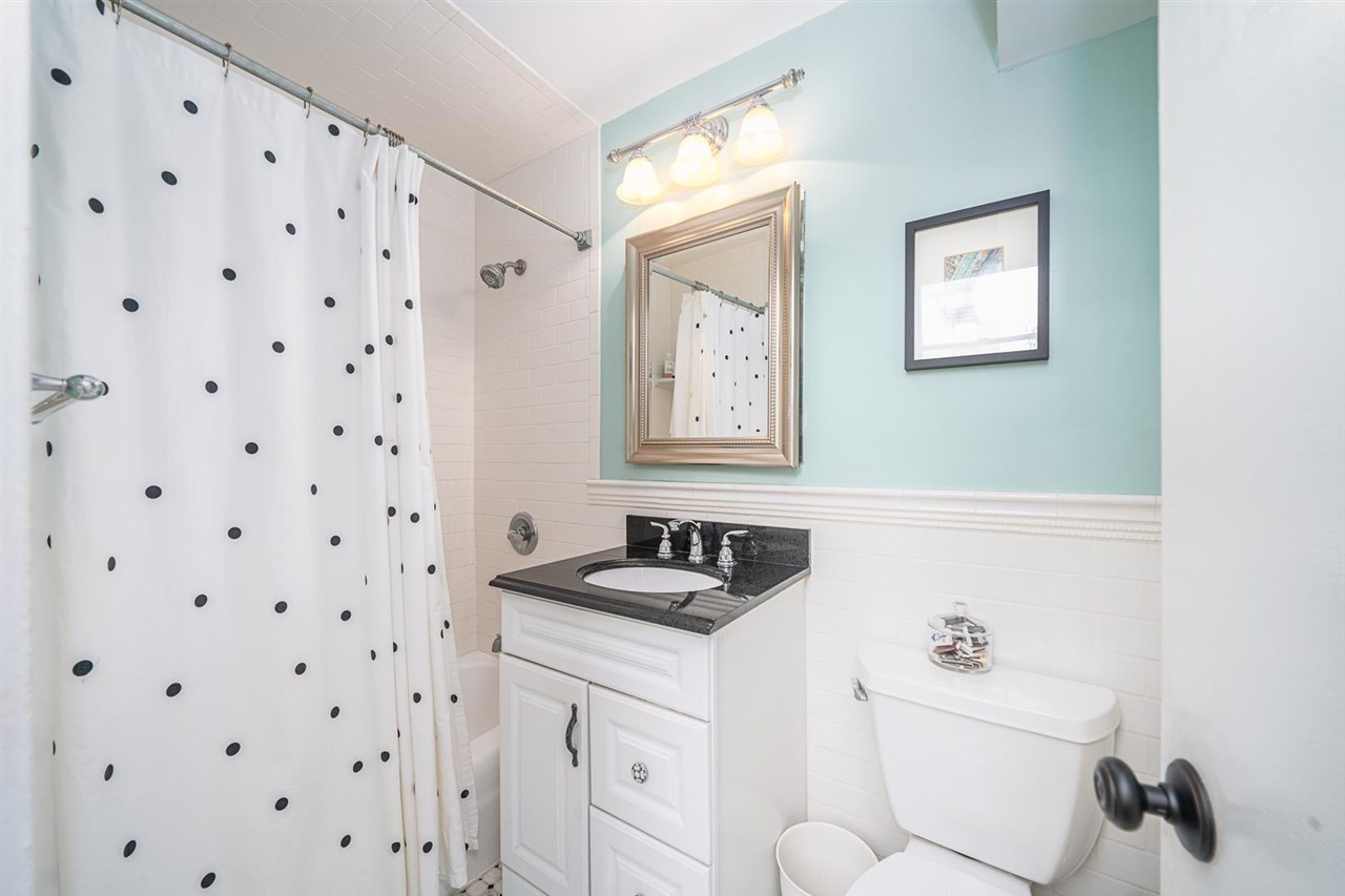 132 MADISON ST Unit: 2R