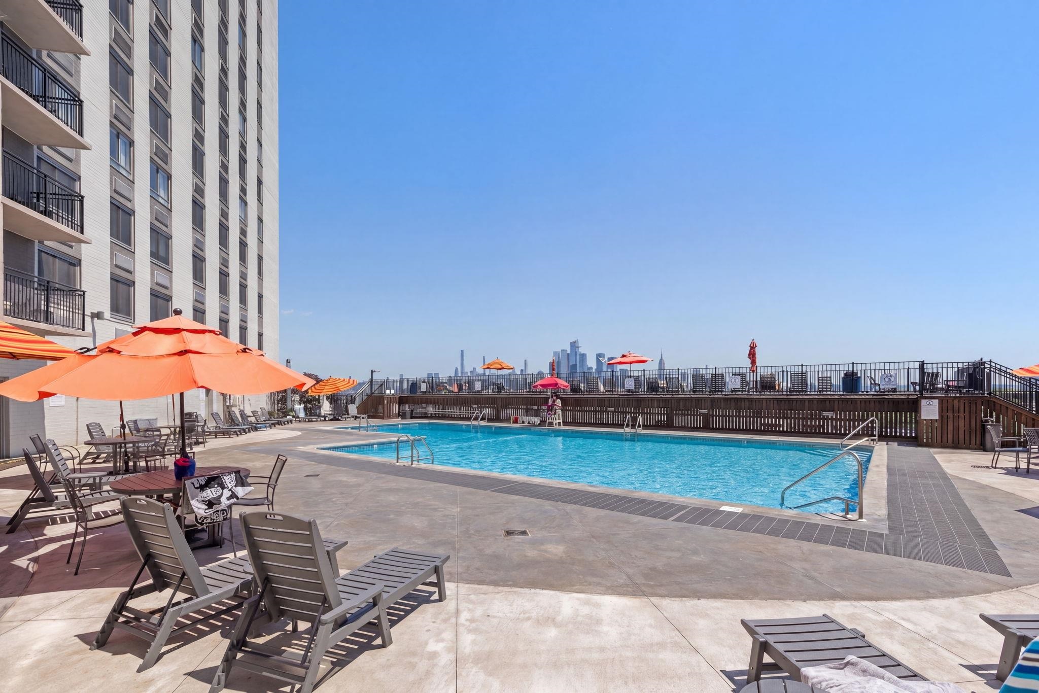 100 MANHATTAN AVE Unit: 1703