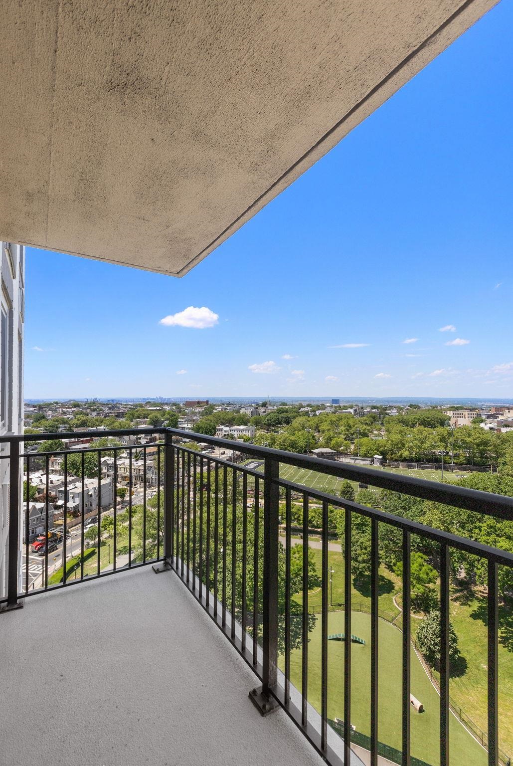 100 MANHATTAN AVE Unit: 1703