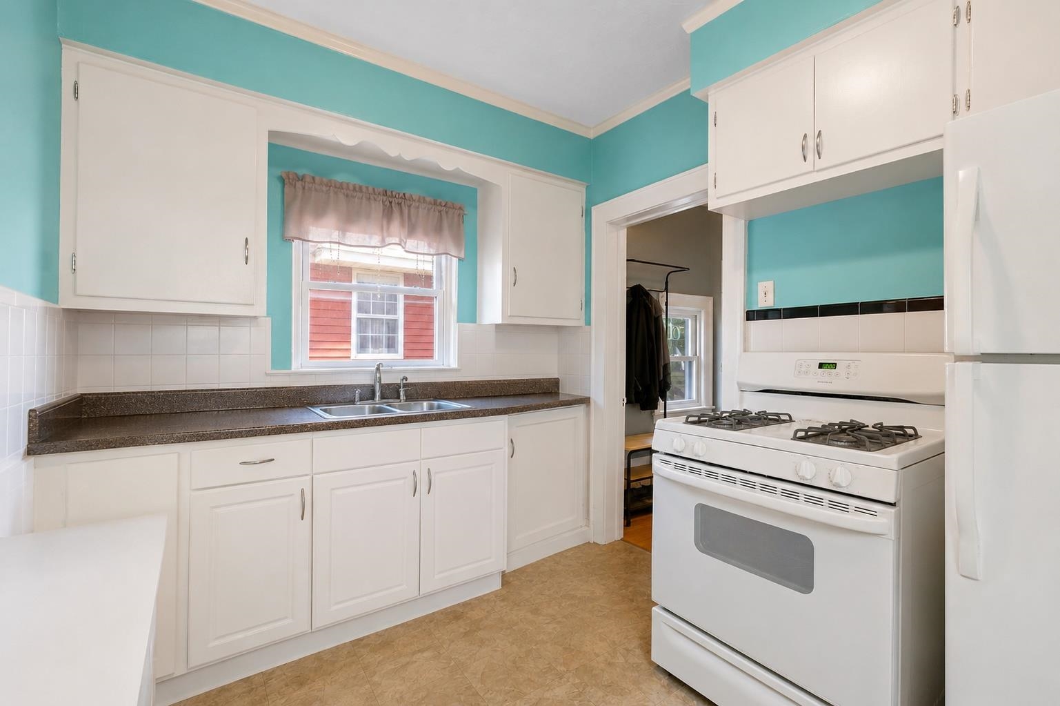 18 LINCOLN PL