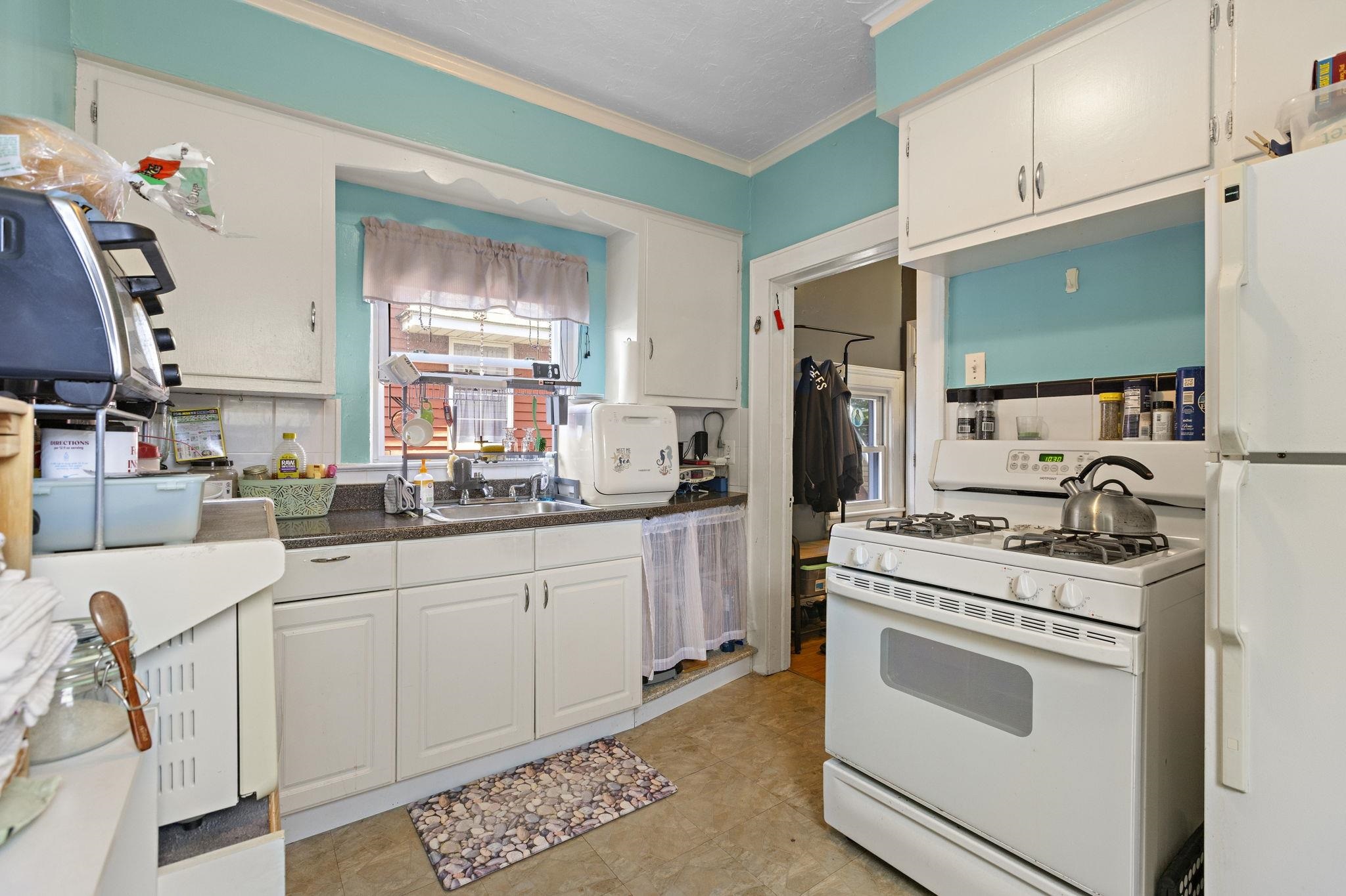 18 LINCOLN PL
