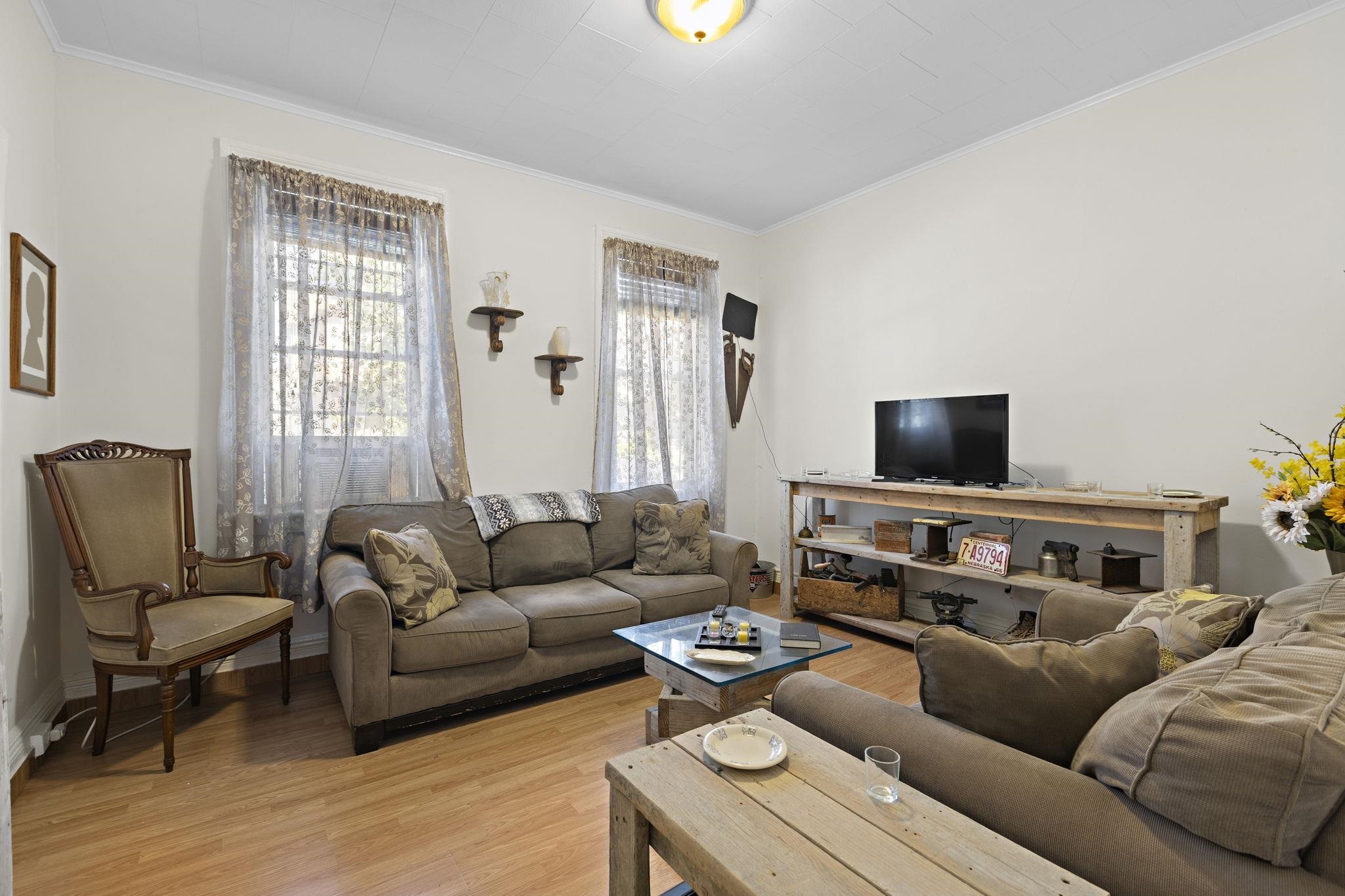 18 LINCOLN PL