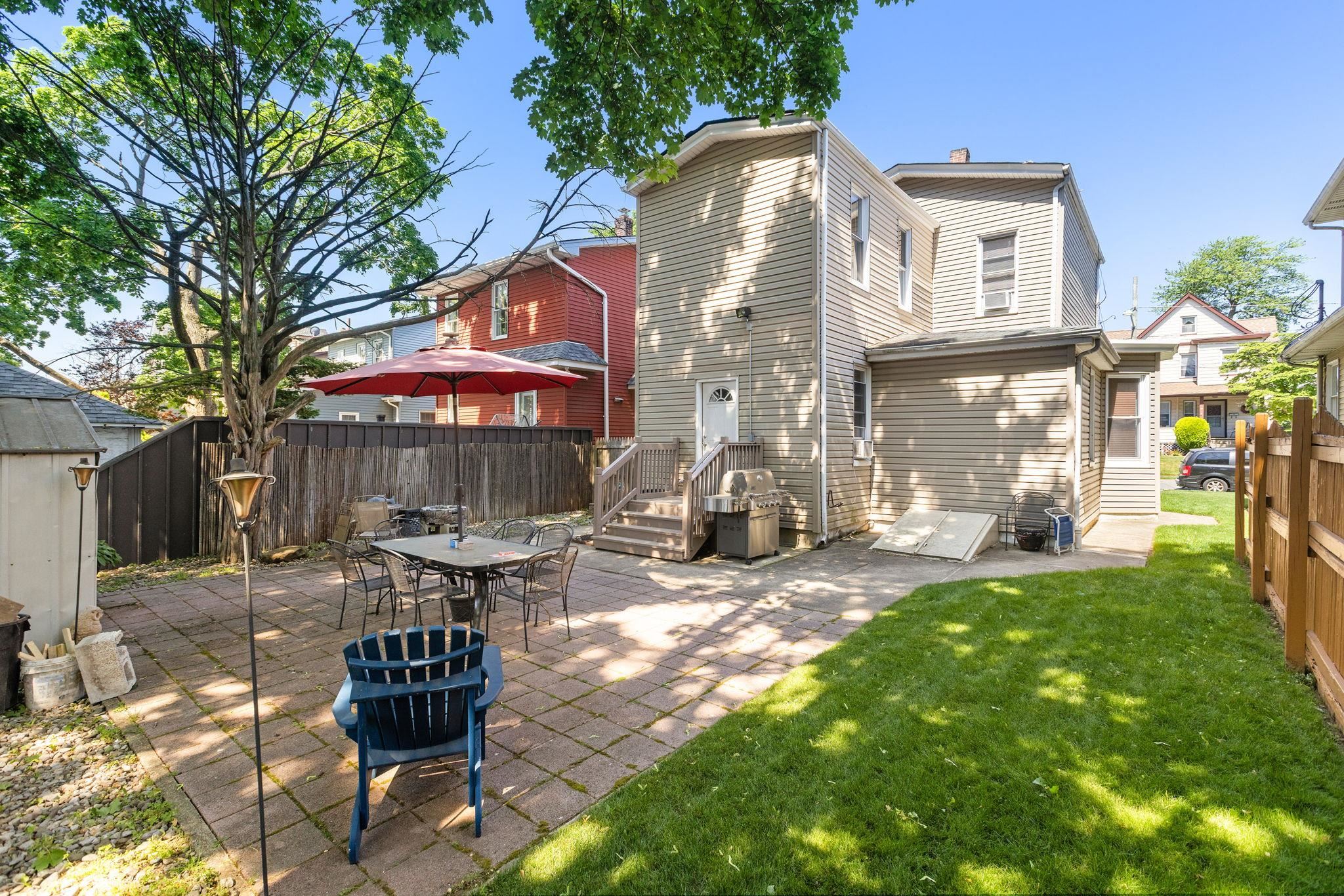 18 LINCOLN PL