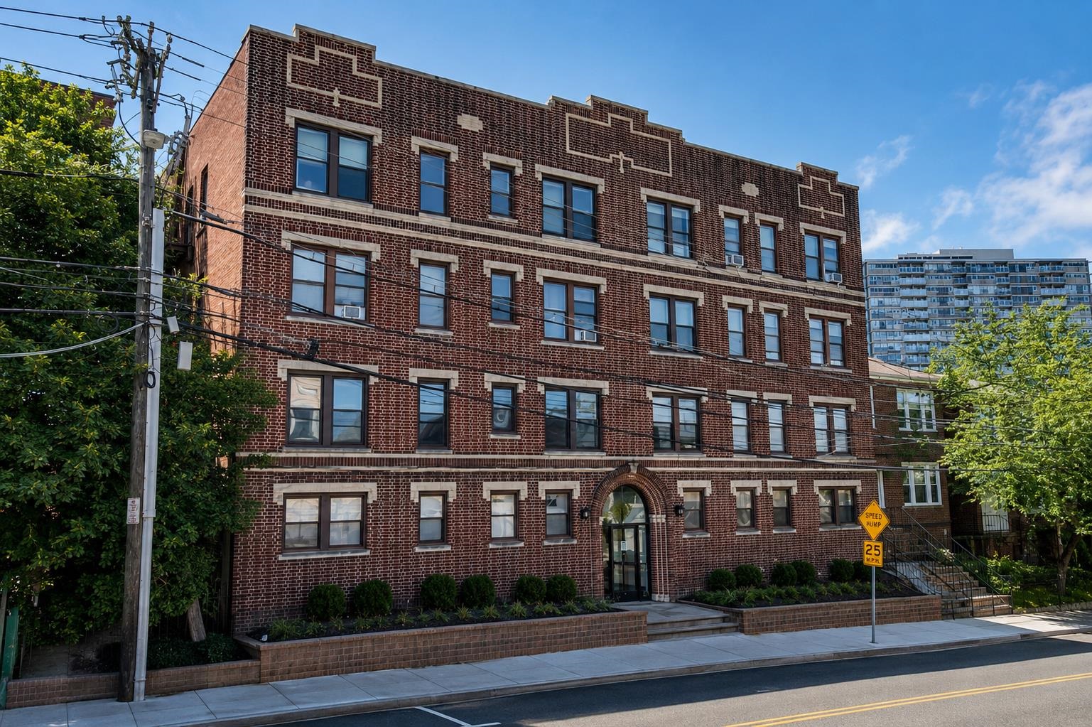 6114 HIGHLAND PL Unit: 3F