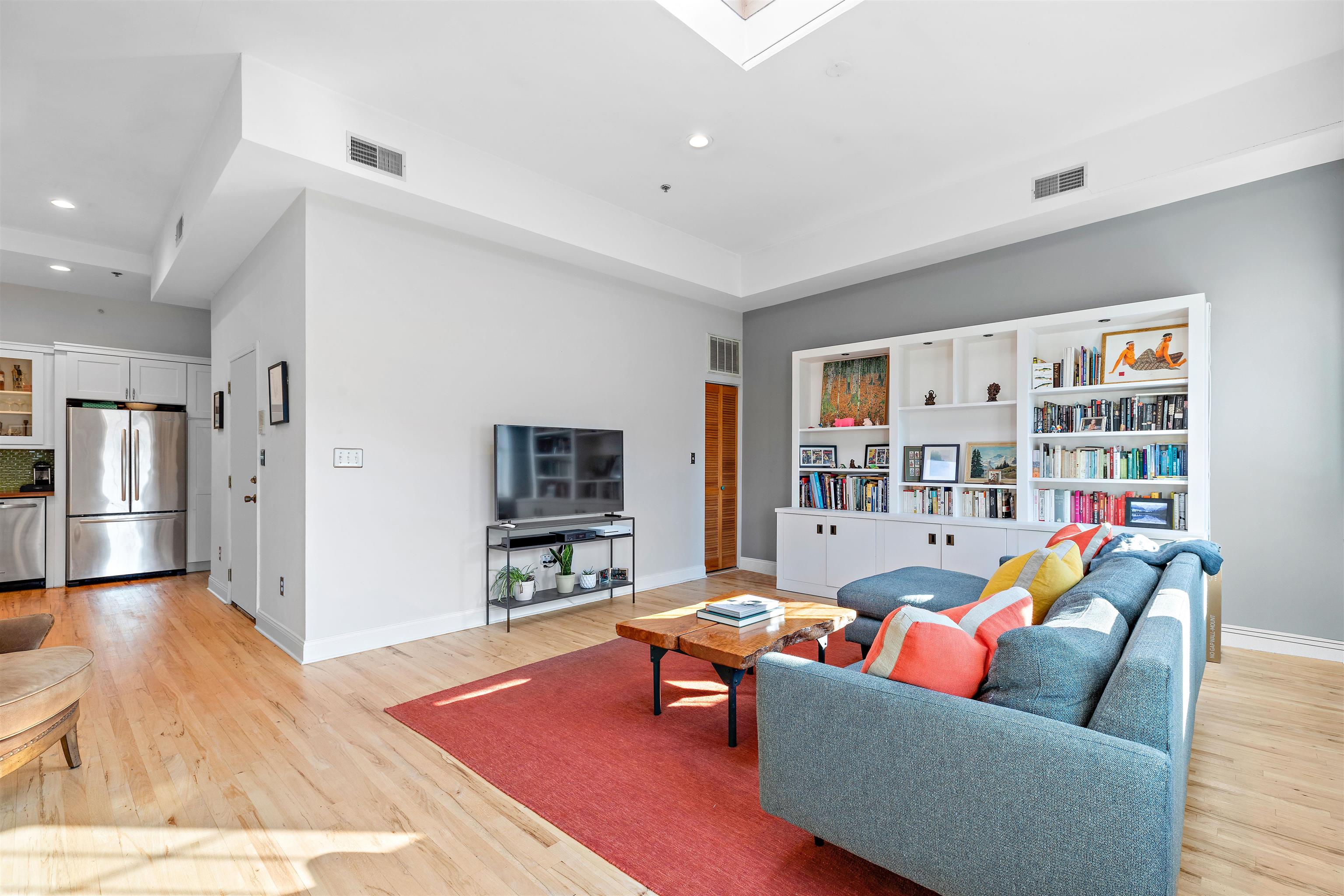 713 ADAMS ST Unit: 4