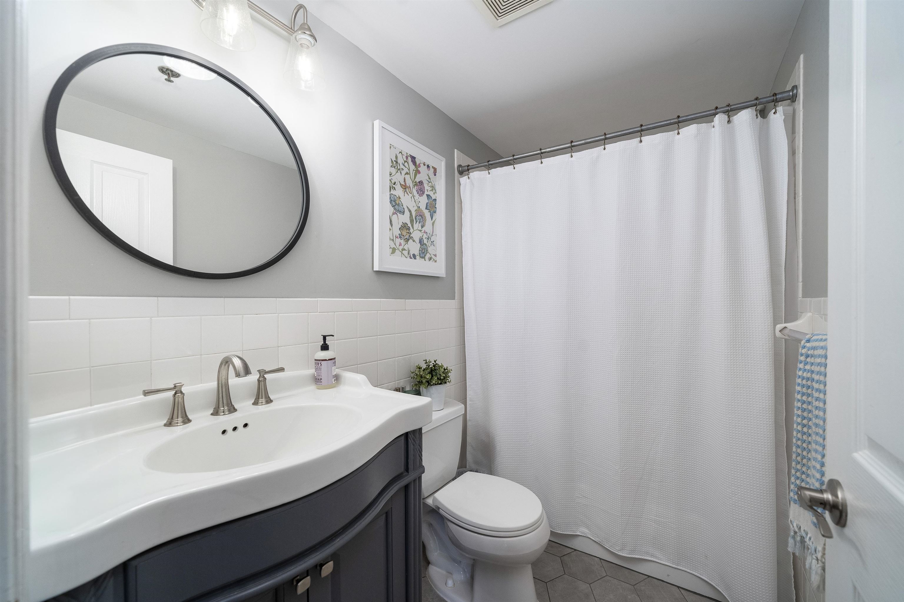 536 GRAND ST Unit: 403